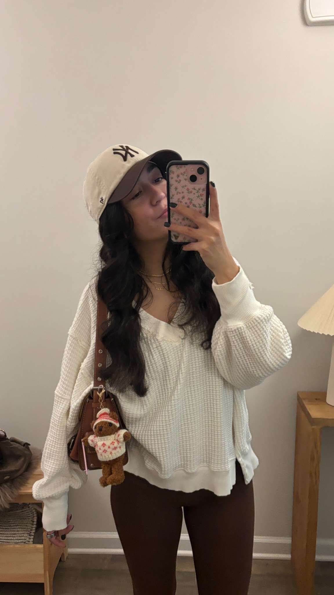 Cream & brown Yankees baseball cap
