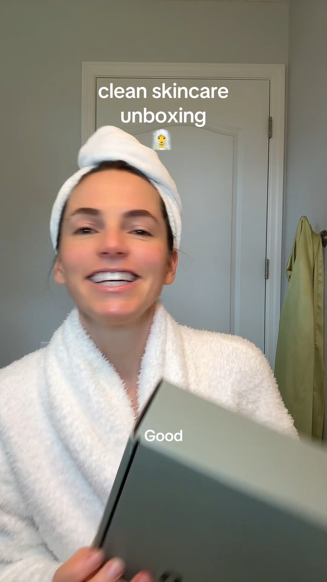let’s test out Versed Skin rich barrier moisturizer! It’s very thick so I think it will be great for travel and nighttime- love a thick moisturizer at night! #versed #skincare #cleanskincare #moisturizer #cleanbeauty

#LTKBeauty #LTKgrwm #LTKselfcare