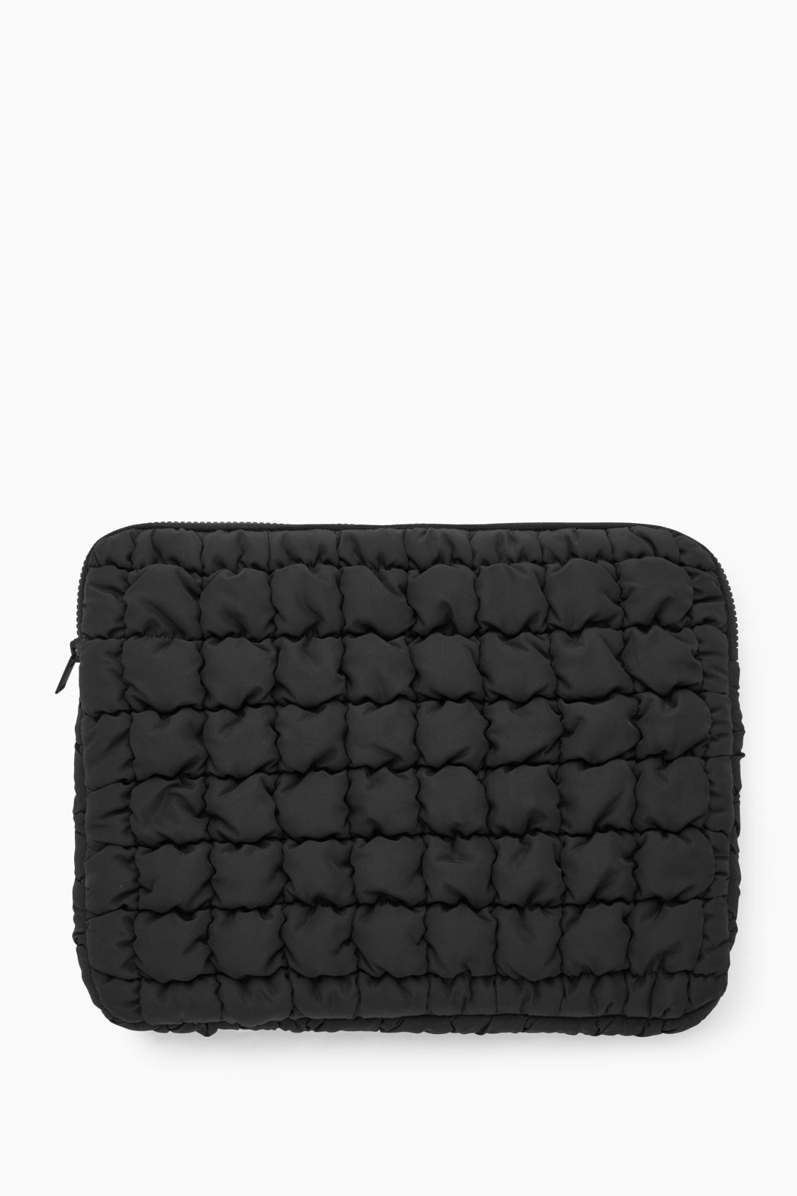 HOUSSE ORDINATEUR PORTABLE MATELASSÉE | COS (EU)
