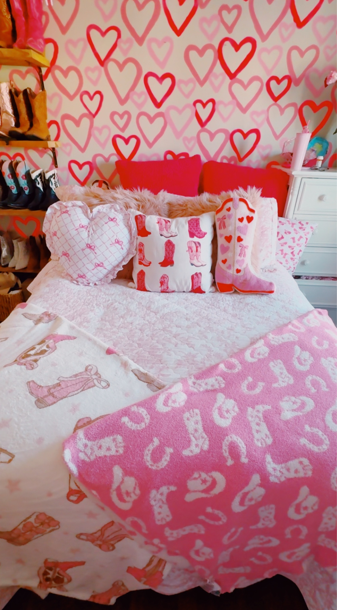 MY BEDDING✨🎀🤠🩷

#LTKFindsUnder100 #LTKHome #LTKSeasonal