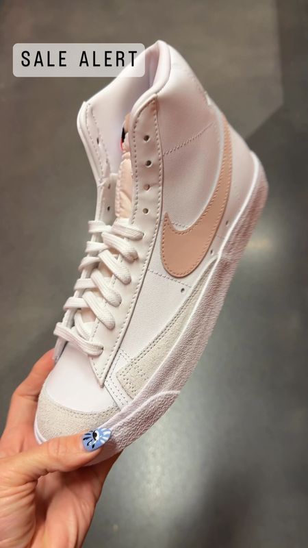 These classic Nike high Tops are currently on sale and the perfect high top for summer.

#Sneakers #Sneakers #SummerShoes #NikeSale #NikeSneakers #Hightops

#LTKVideo #LTKSaleAlert #LTKFindsUnder100