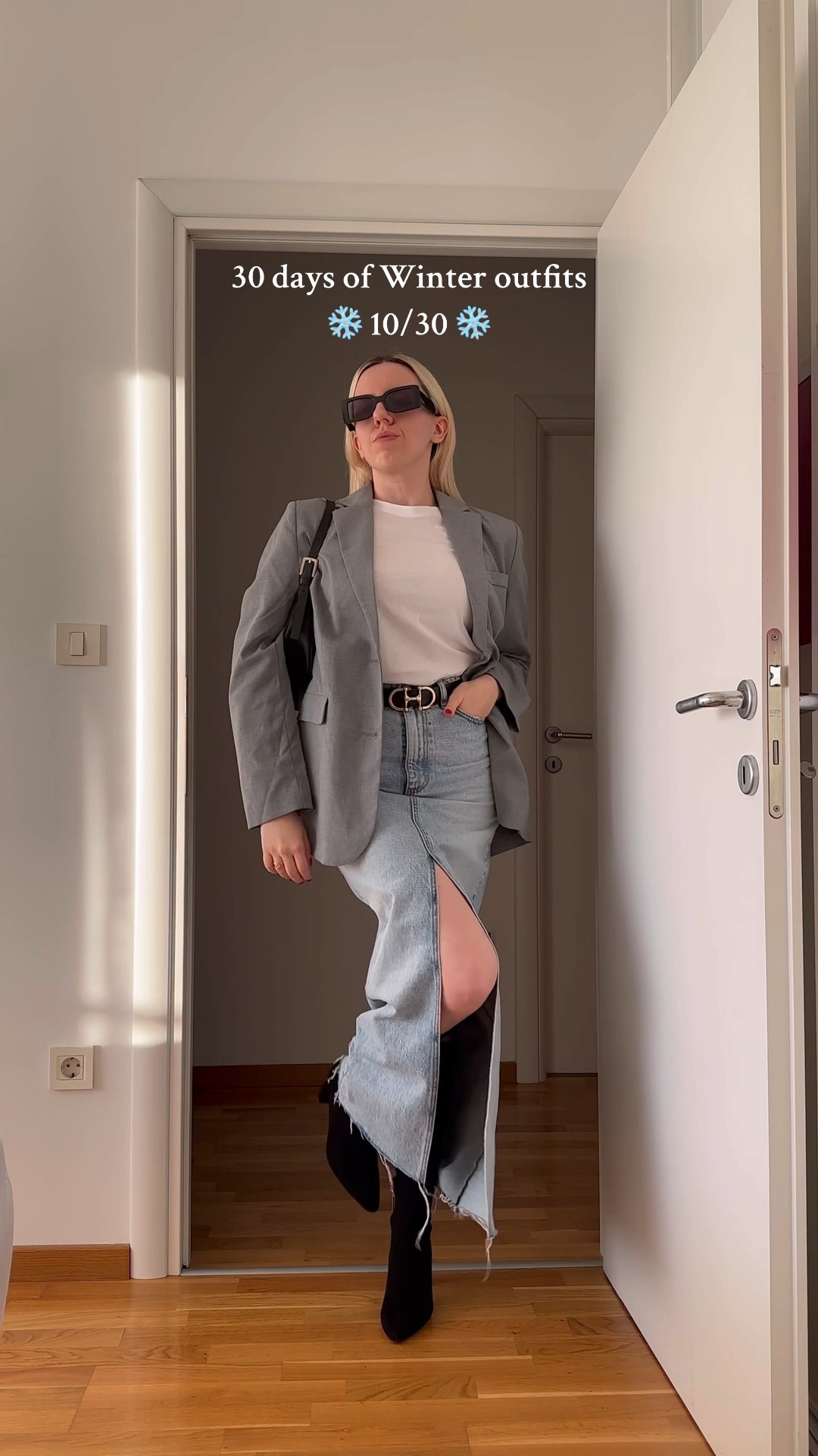 Denim maxi skirt for day 10 ❄️
#maxiskirt #denimskirt #blazer

#LTKstyletip #LTKeurope