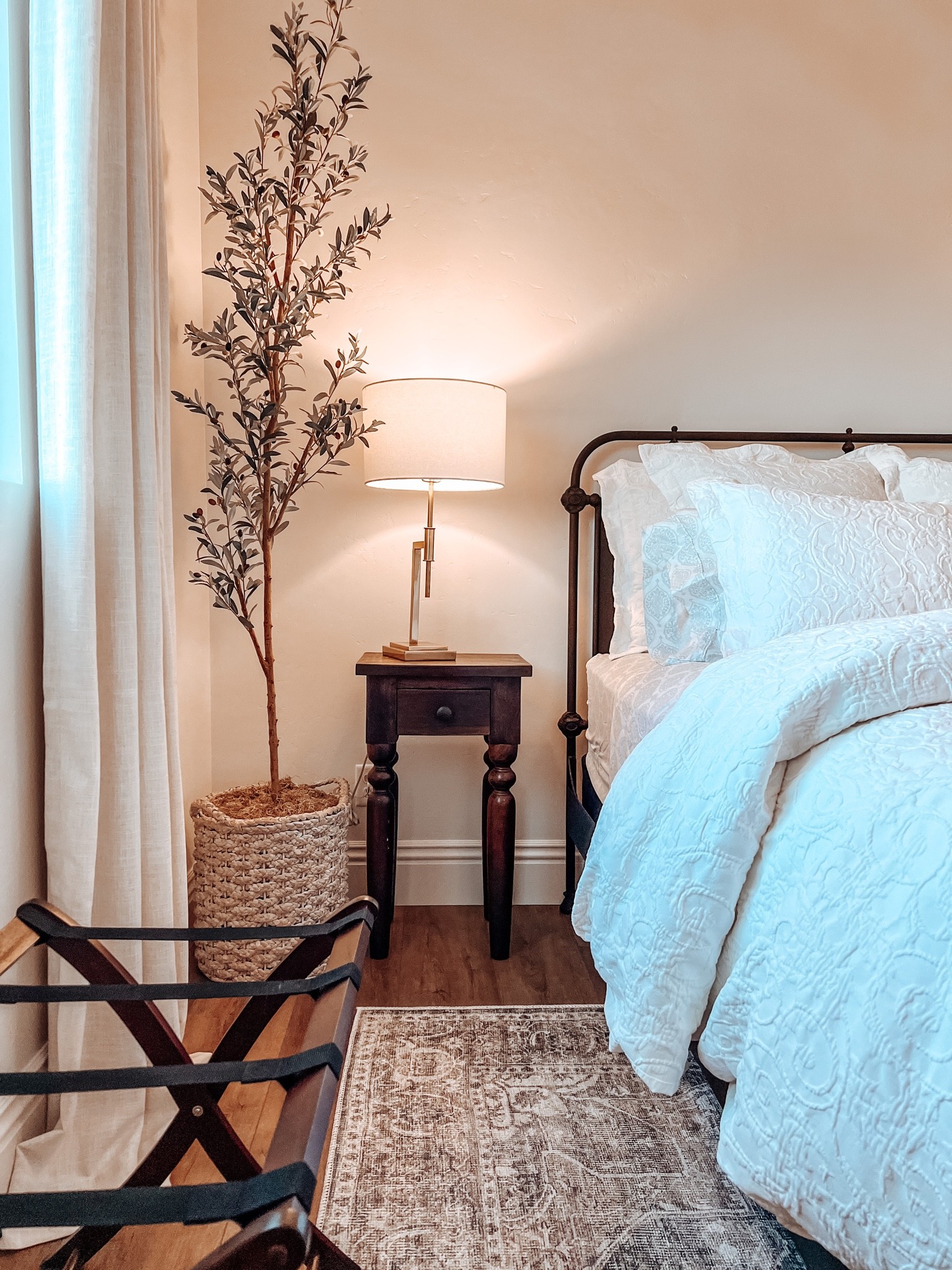 Guest Room Design // Bedroom Decor // Interior Design Ideas 

#LTKhome