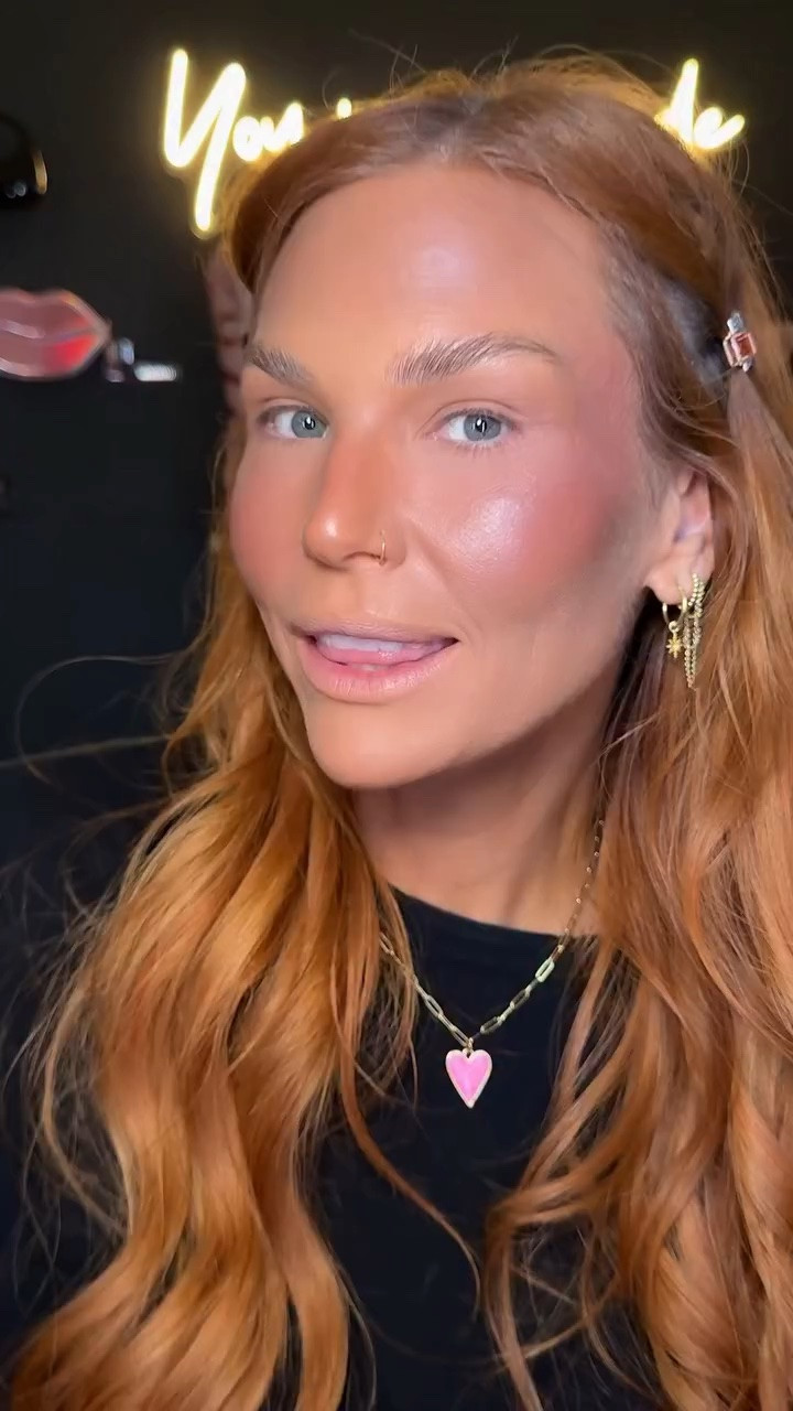 My #1 hack for creating a glowy yet long lasting base every single time! On sale right now for prime day !
Comment SHOP for the direct link and I have a code BAILEYUP5OFF which gets you 5% off in addition to the prime day discount!
•
•
@dalba_global #dalbapartner #glowymakeuplook #makeupartisthacks