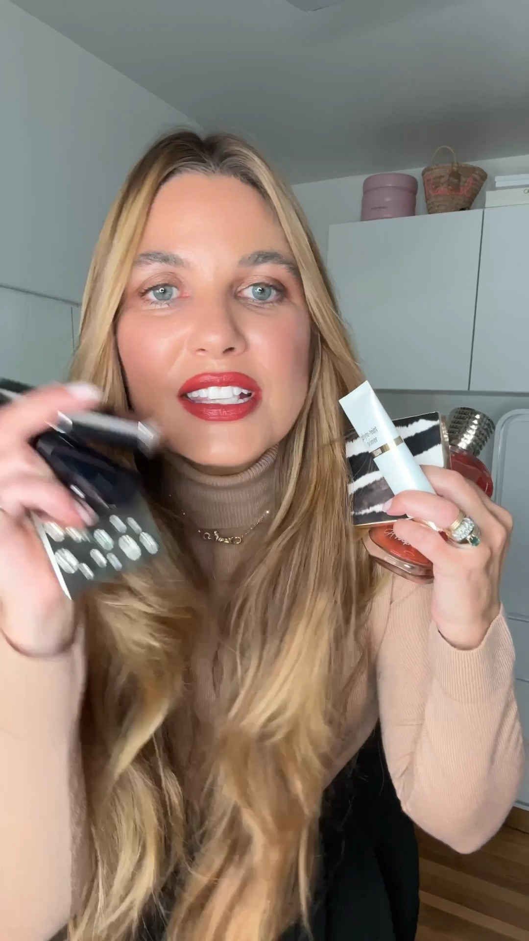  6 luxury beauty musts for a gorgeous and glowing holiday party look in mere minutes.
Primer: Glow
Foundation: 3WO
Blush: Radiant blush
Eyes: Shade 1 Sepia
Lips: 550 Red Shock
Fragrance: Cairos

@NeimanMarcus #NeimanMarcus #NeimanMarcusPartner

#LTKGiftGuide #LTKHoliday #LTKBeauty