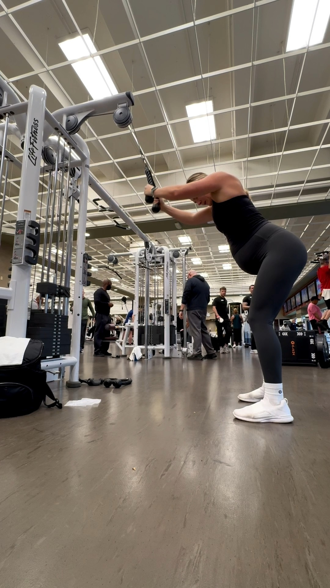 Workout done👏🏼💪🏼

Programs available on KELLYYAGER.com