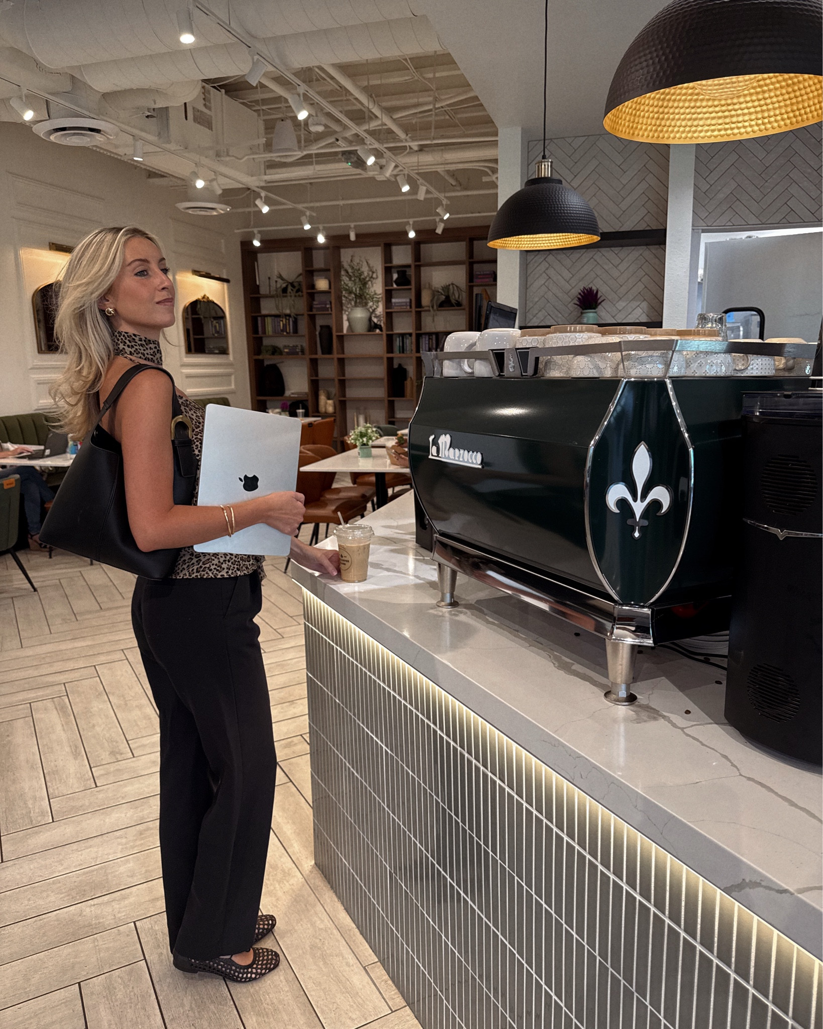 Coffee shop work days ☕️🤎

#LTKSeasonal #LTKShoeCrush #LTKStyleTip