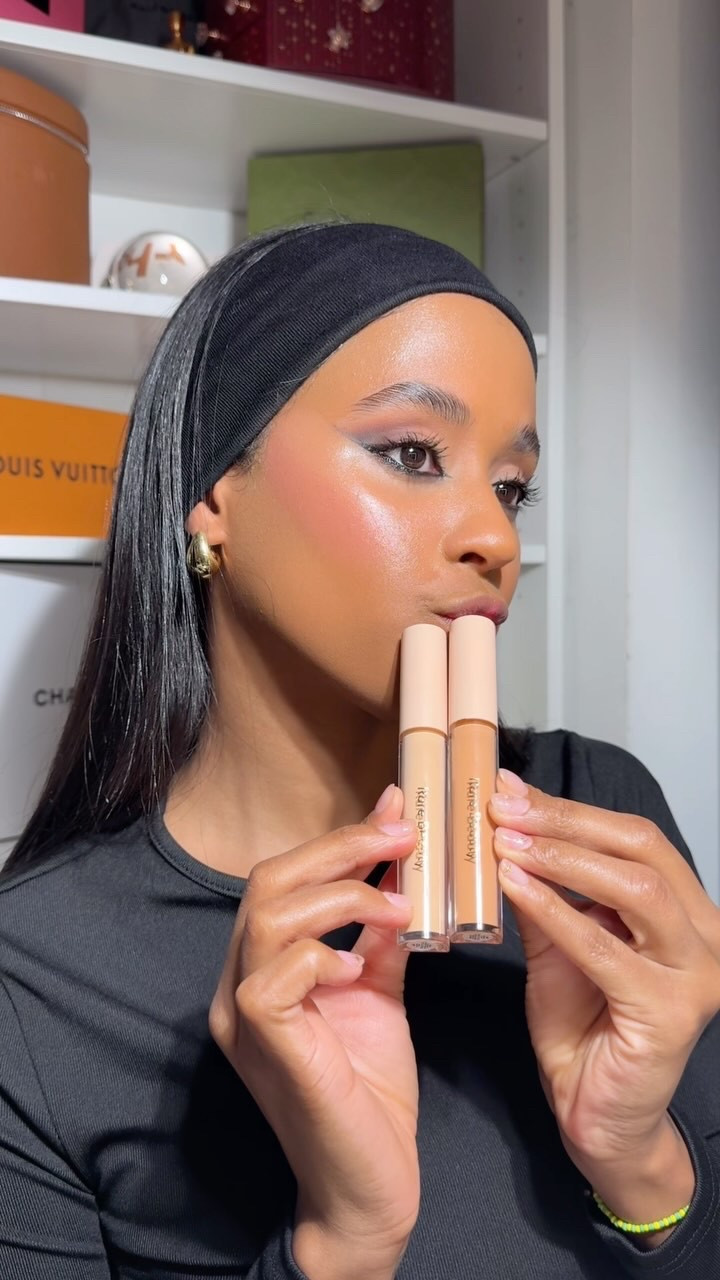 This concealer melts into my skin like magic — lightweight, creamy, and just enough coverage. @rarebeauty , you did that.
•
•
•
•
•

#rarebeauty #rarebeautyconcealer #selenagomezmakeup #makeupreel #viralmakeup #beautytok #makeuptransformation #beforeandafter #cleangirlaesthetic #softglam #nomakeupmakeup #naturalglam #concealergoals #skinlikefinish #radiantskin #maquillajenatural #bellezareal #latinabeauty #pielradiante #maquillajediario #cuidadodelapiel #maquillajelatino
