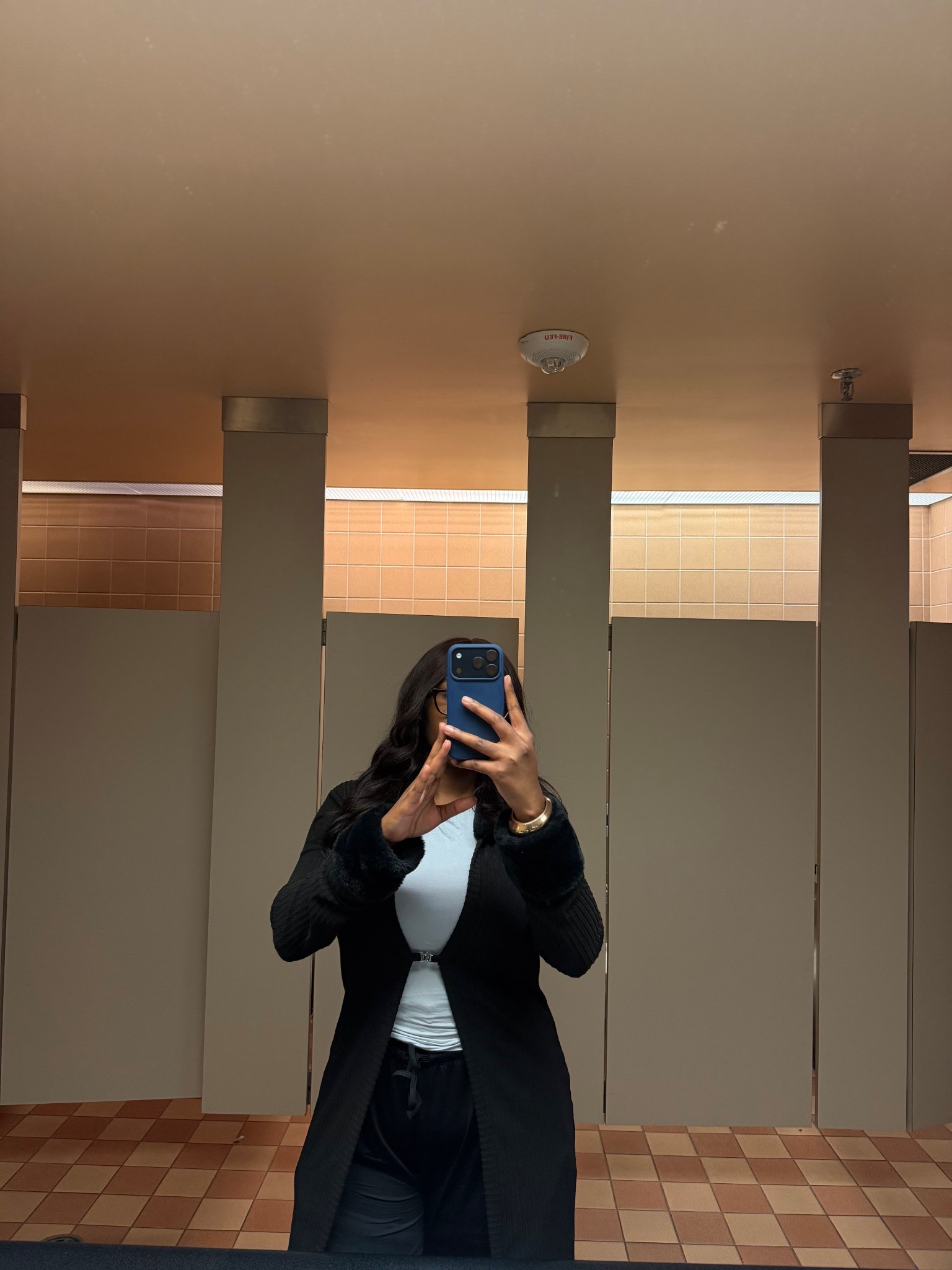 a pop of color layered with all back for work 👧🏽🤏🏾

sweating SHEIN and Dynamite Clothing

#LTKstyletip #LTKworkwear #LTKcanada