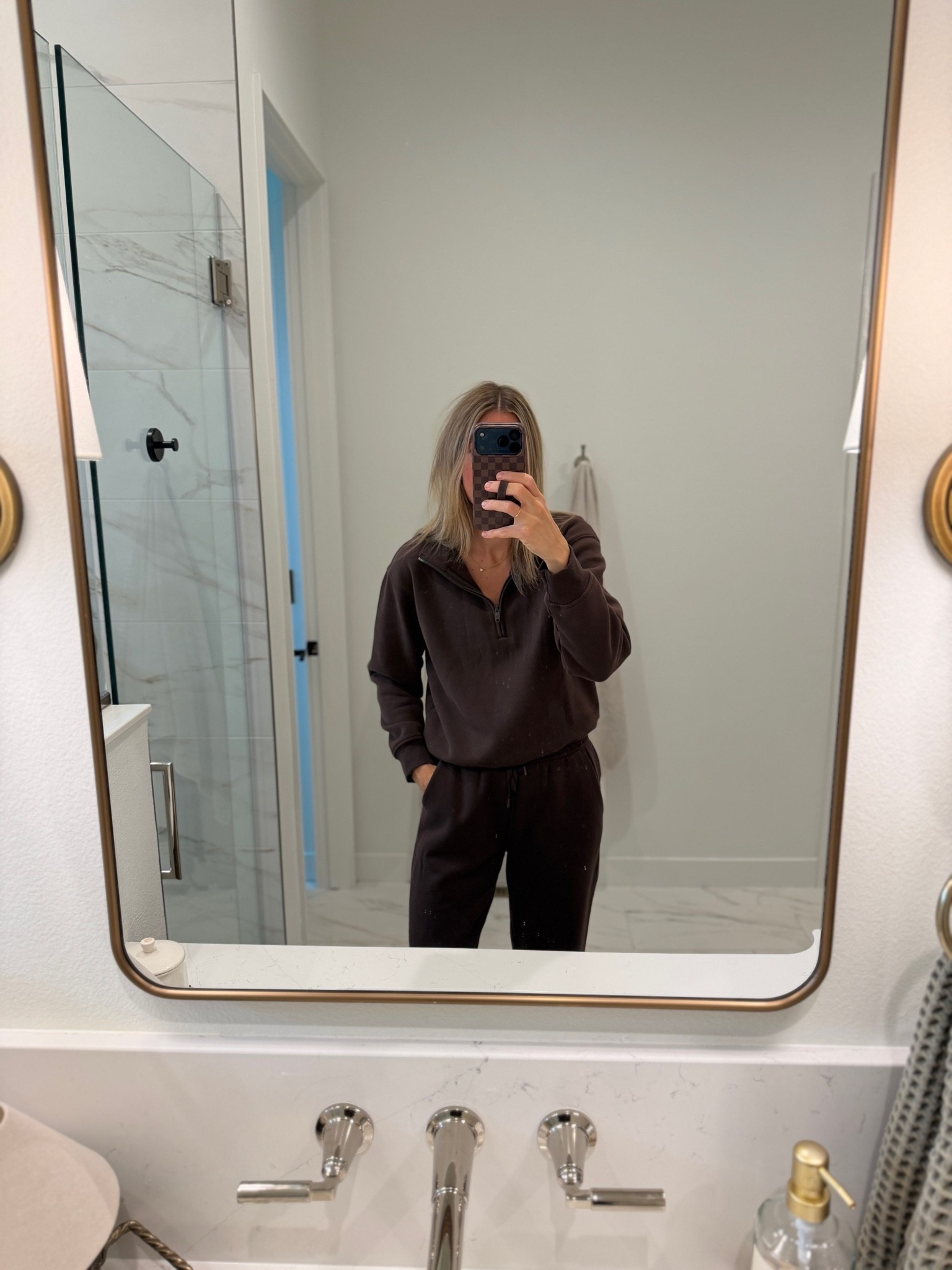 Same sweats, new color! My 3rd day wearing these - today in hot fudge brown. They are so comfy and I love that the pants come in 3 different length options.
