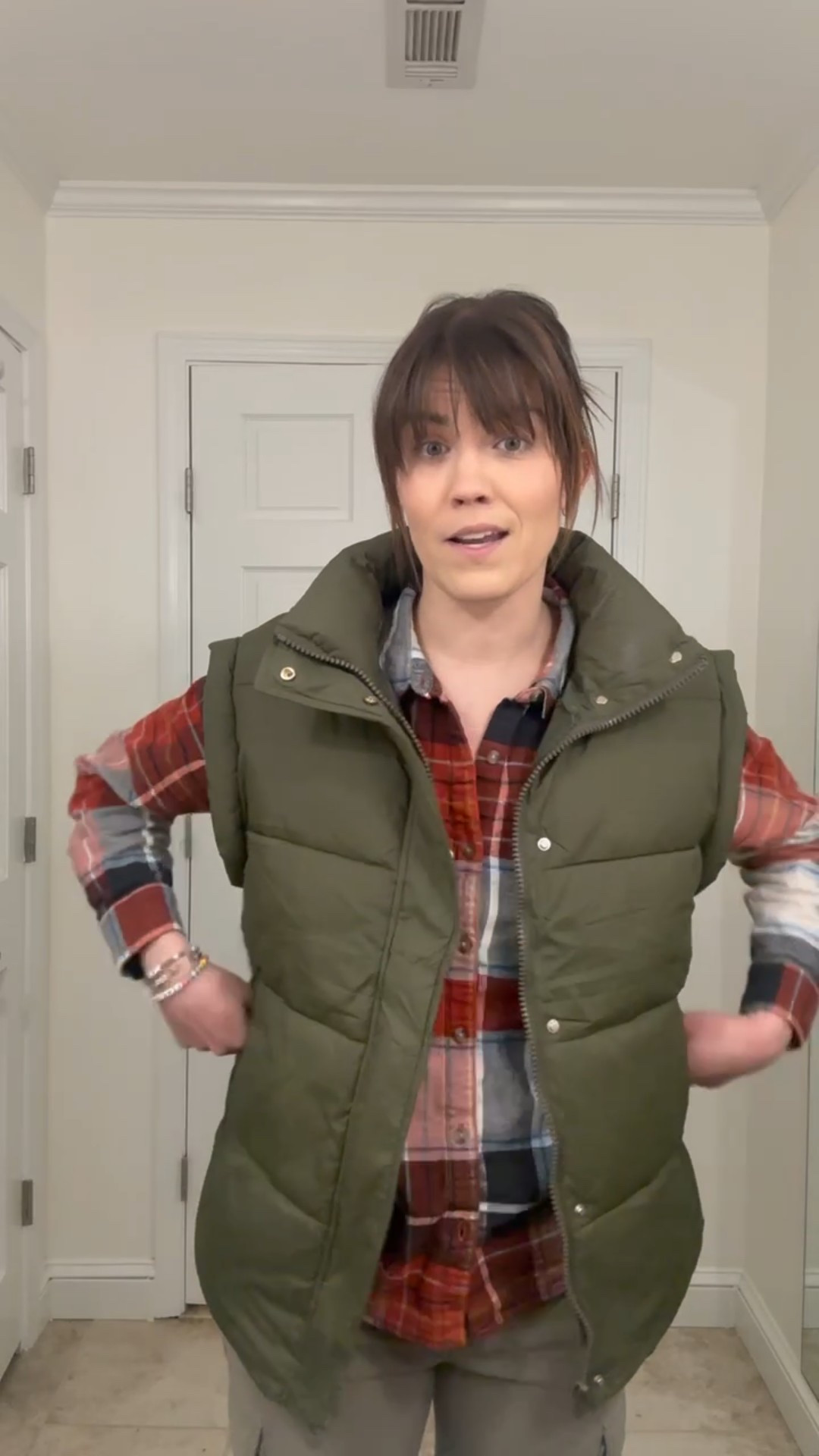 The ultimate layering essential 👌
An oversized vest in green and black is one of those pieces that instantly pulls an outfit together. From the cozy green oversized vest to the chic black oversized vest, this style works with denim, knits, or tailored pieces for an effortless, polished look.

#eanesinteriors #veststyle #oversizedfashion #neutralstyle #capsulewardrobe #modernclassicstyle


#LTKgrwm #LTKootd #LTKdayinmylife