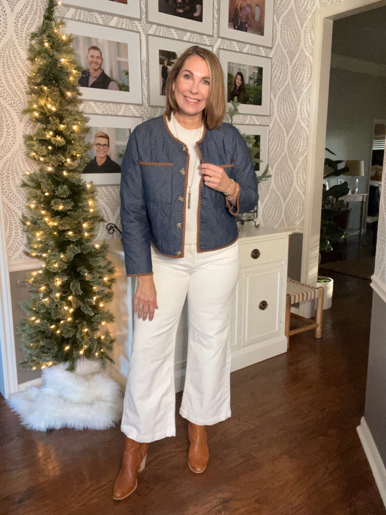 Whole look along with some of my other favorite pieces are on sale 30% off during the Avara Black Friday sale event! 

#shopavara #avaraista #shopavaraambassador 

#LTKMidsize #LTKCyberWeek #LTKOver40