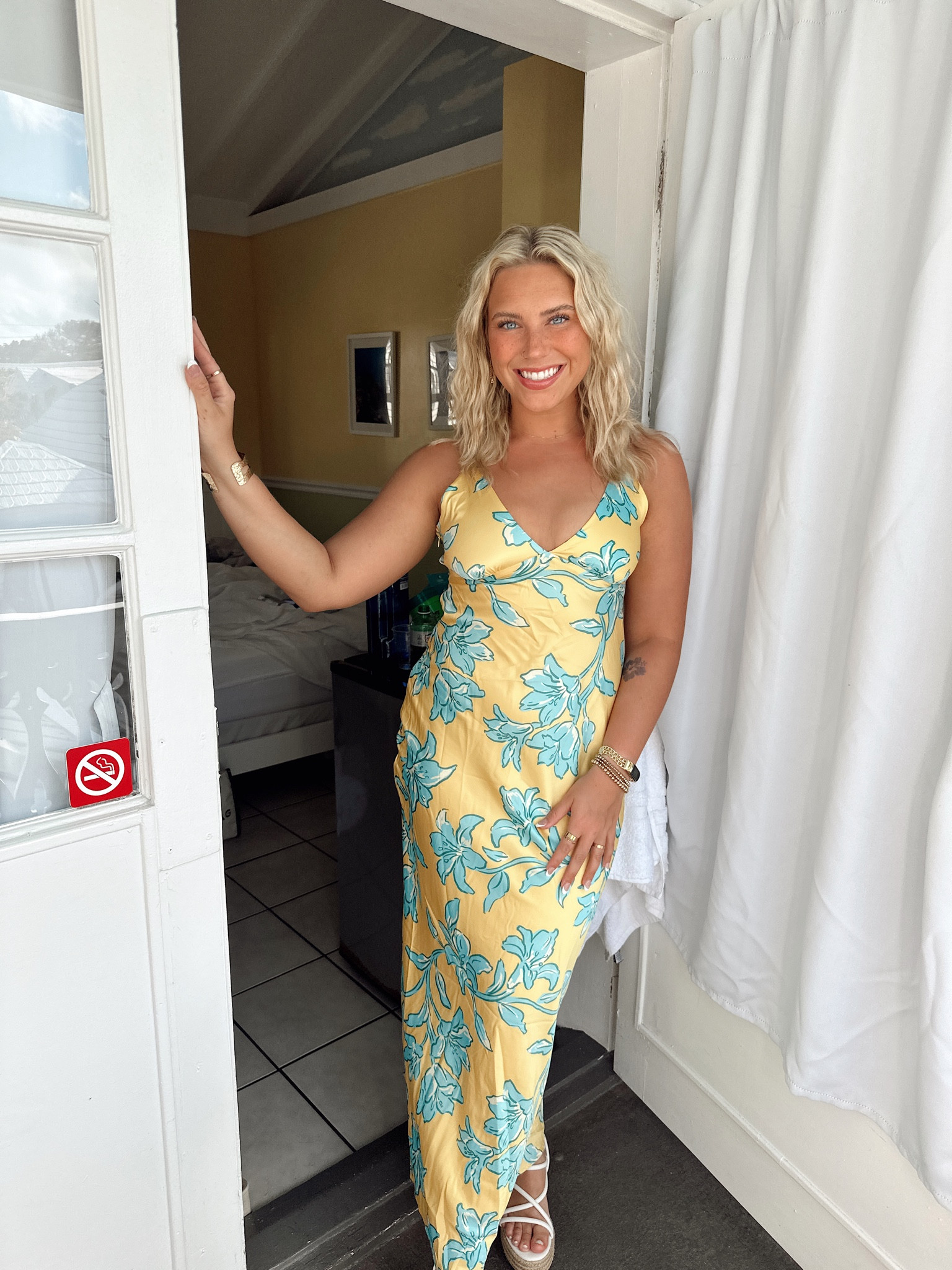 My favorite dress right now! >>> these colors are so perfect for vacay- and as a wedding guest dress !🥂🌴 

#LTKfindsunder100 #LTKwedding #LTKSeasonal