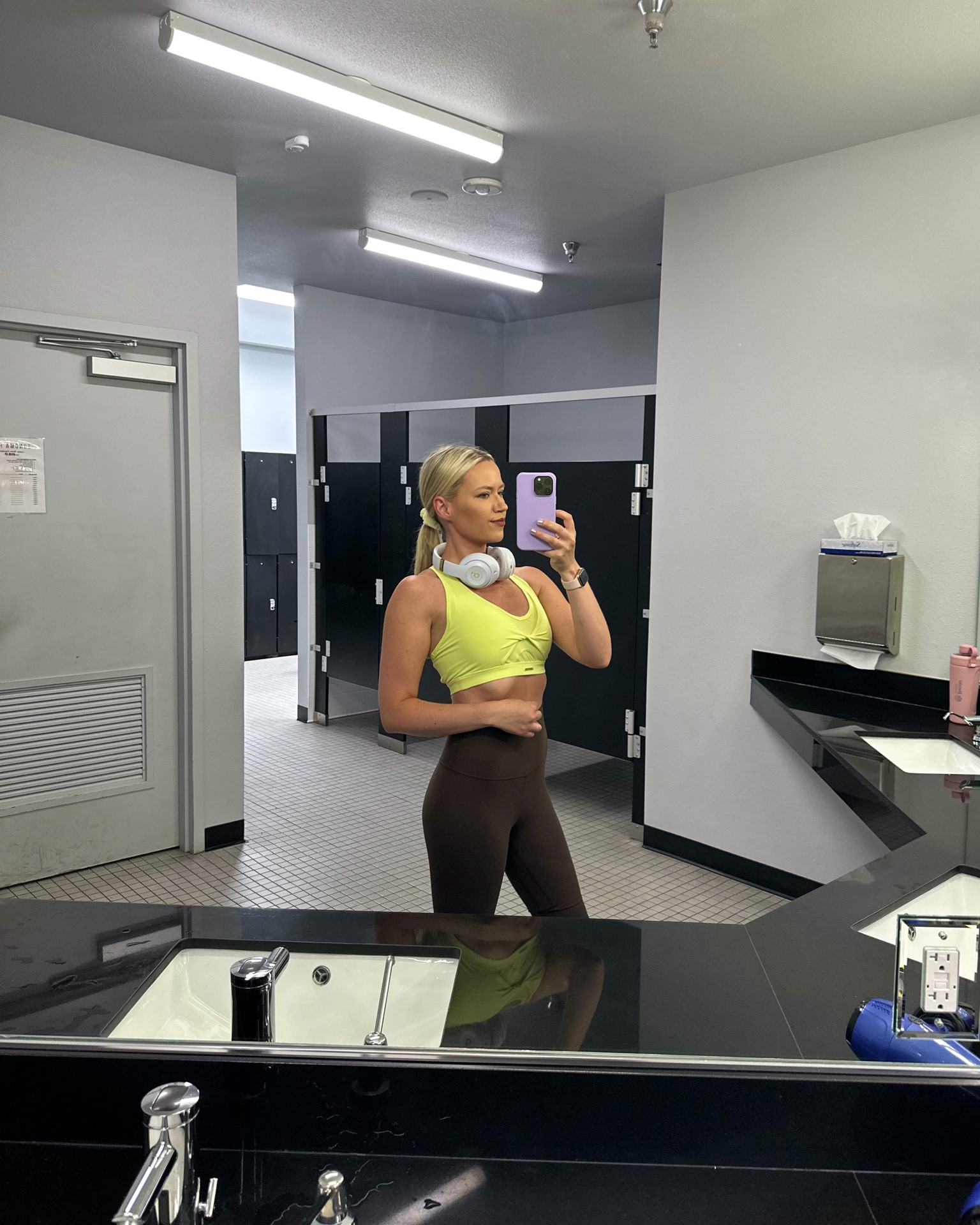 Sports bra is old from Gymshark, but linking dupes!

Leggings: Espresso, 4

Workout | Lululemon Aligns | Align Leggings | Exercise | Weightlifting | Fitness | Gym

#LTKfitness