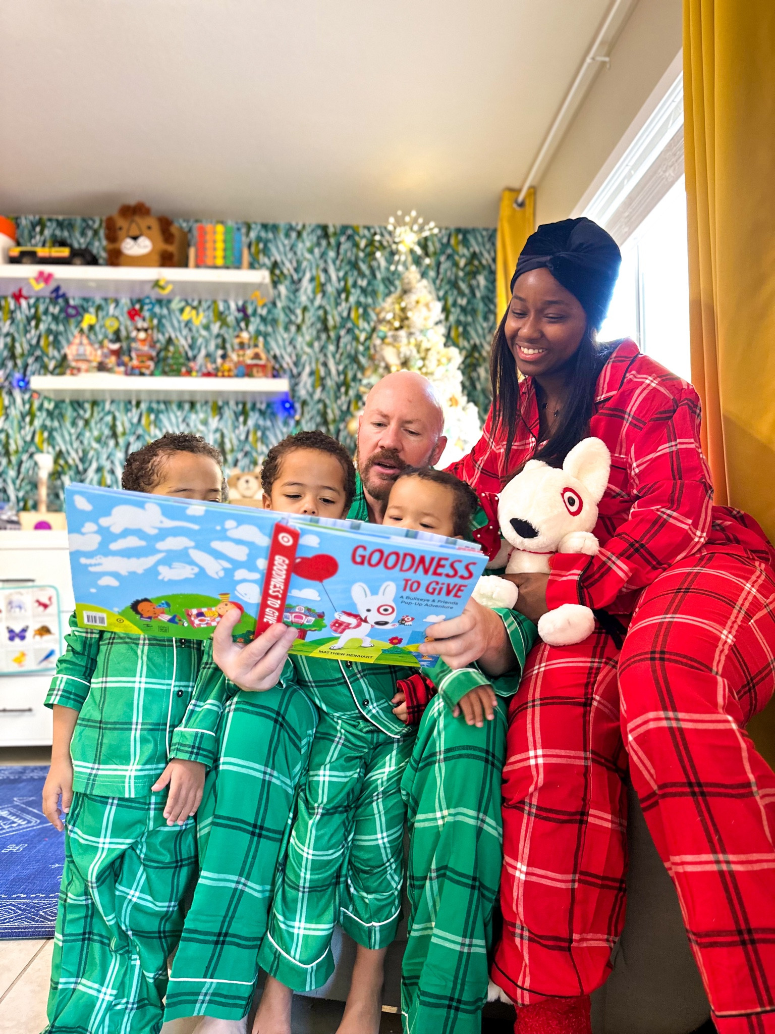 #AD This holiday season spread the gift of giving to a little one in your like with the Goodness to Give: Target Bullseye Pop-up book! This book is an epic pop-up book full of colors and fun that everyone will enjoy. So if you are looking for a last minute gift to ‘POP” under your tree, look no further than @Target. Our family loved the adorable adventure Bullseye goes on in the book and the pop-ups were just stunning. #Target #TargetPartner #TargetFinds #Toys

#LTKGiftGuide #LTKkids #LTKHoliday