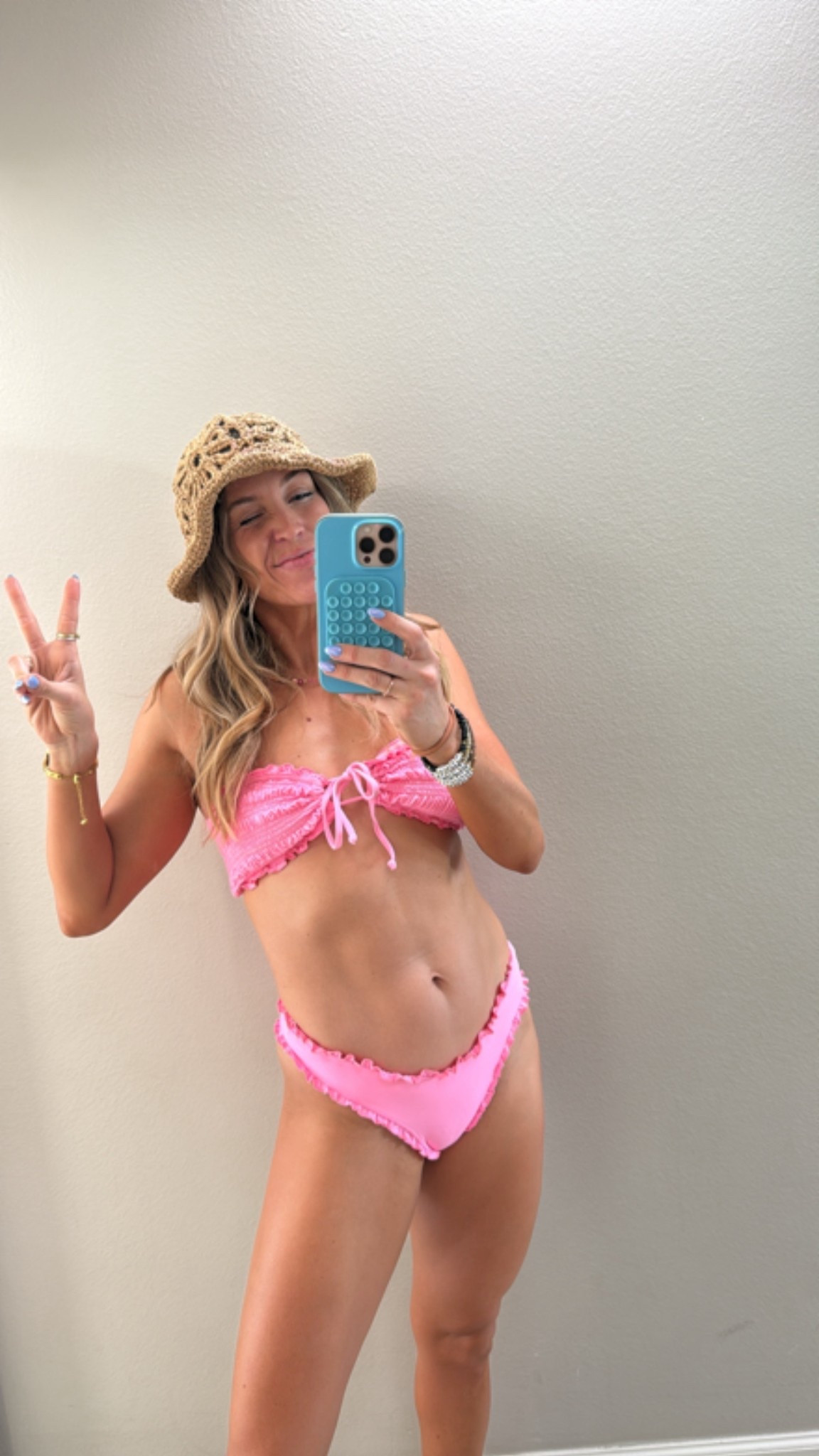 Wearing size small 

#LTKfitnessgoals #LTKgrwm #LTKmomlife