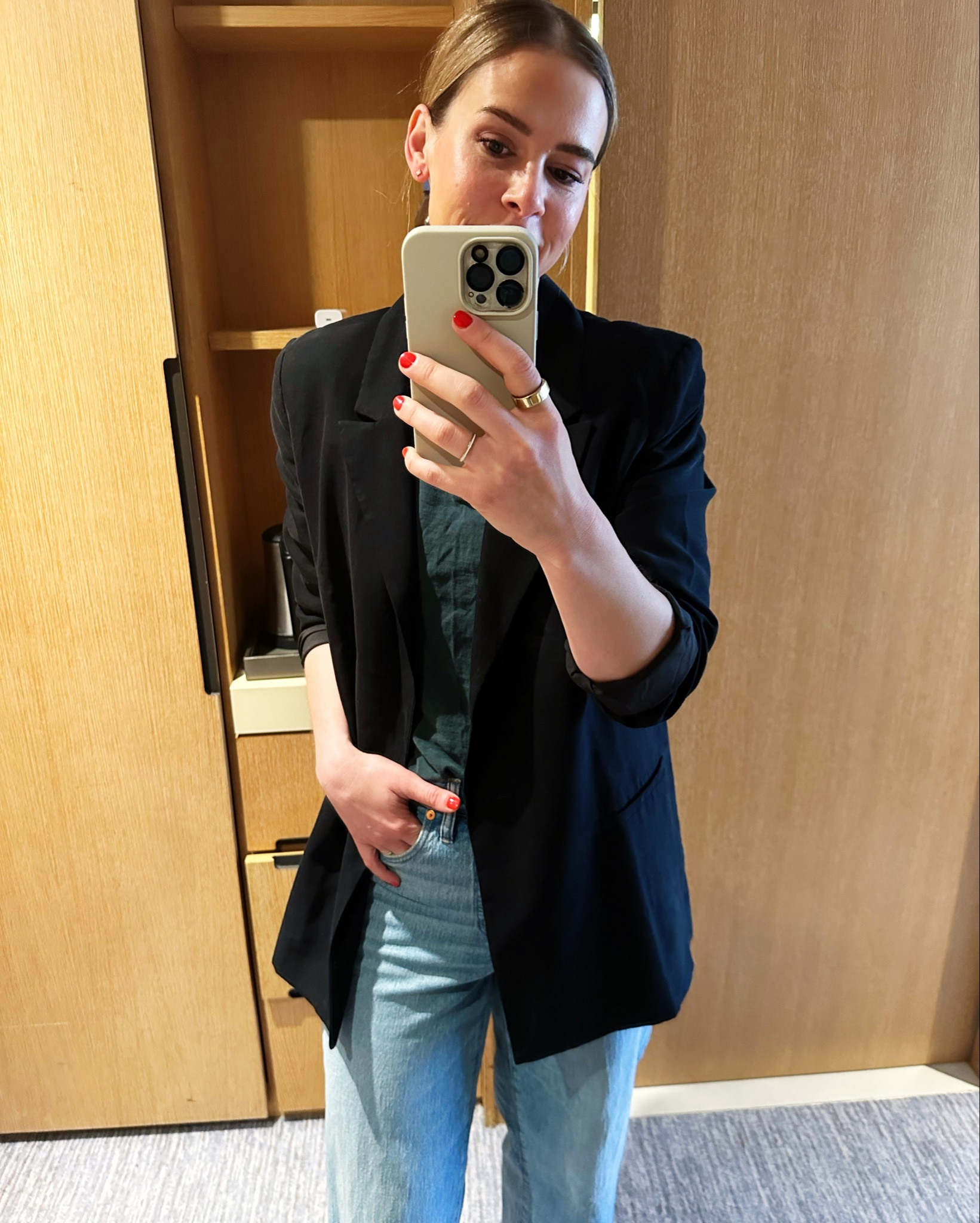 Finally found the perfect black blazer. Has a slight shoulder pad that makes your shoulders look so good and it’s not heavy. Great for summer. Obsessed with the jeans- so comfy and go with so much. 