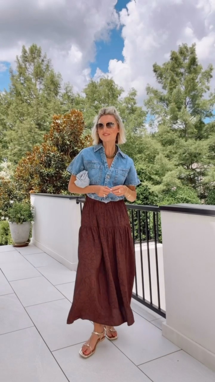 Truly the most perfect transitional outfit! How good is this skirt- reminds me of Anthro! Wearing XS in top and skirt