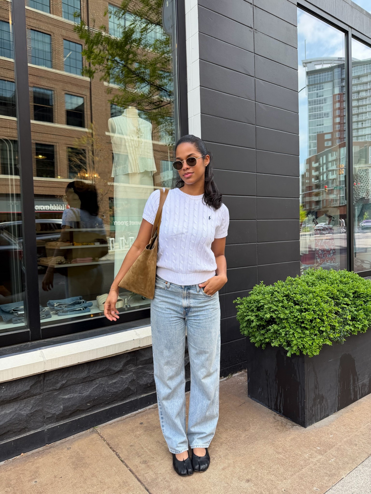 OOTD on repeat. Bopping around Nashville.

Capsule wardrobe, easy outfit, spring summer fashion, favorite denim 

#LTKSeasonal #LTKdayinmylife #LTKootd
