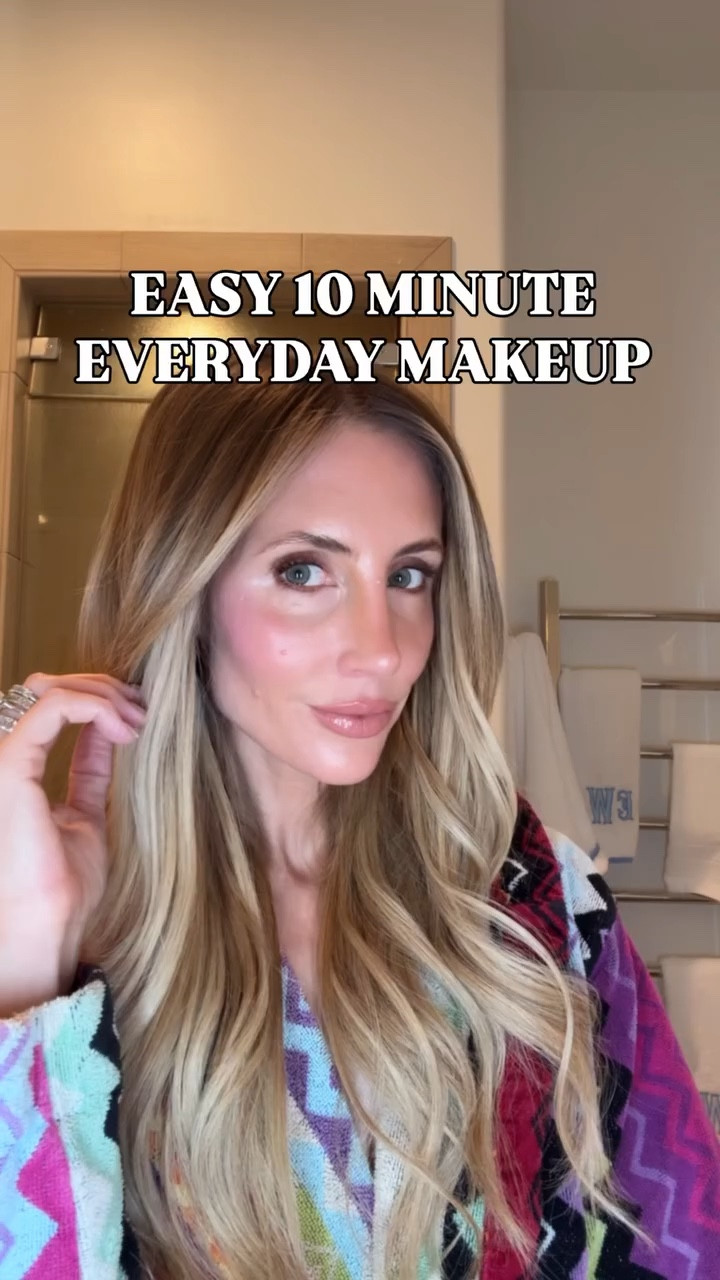 10 minute fresh and clean natural makeup! 

foundation - 120 or 140
color corrector - fair/light
brows - ash brown
bronzer - light medium 
blush - perfect pink 
powder blush - Just Enough
lip liner - toasty
lipstick - daisy girl
first gloss - Dare to Bare
second gloss - wherever walnut 

#LTKmomlife #LTKBeauty #LTKgrwm (FB)