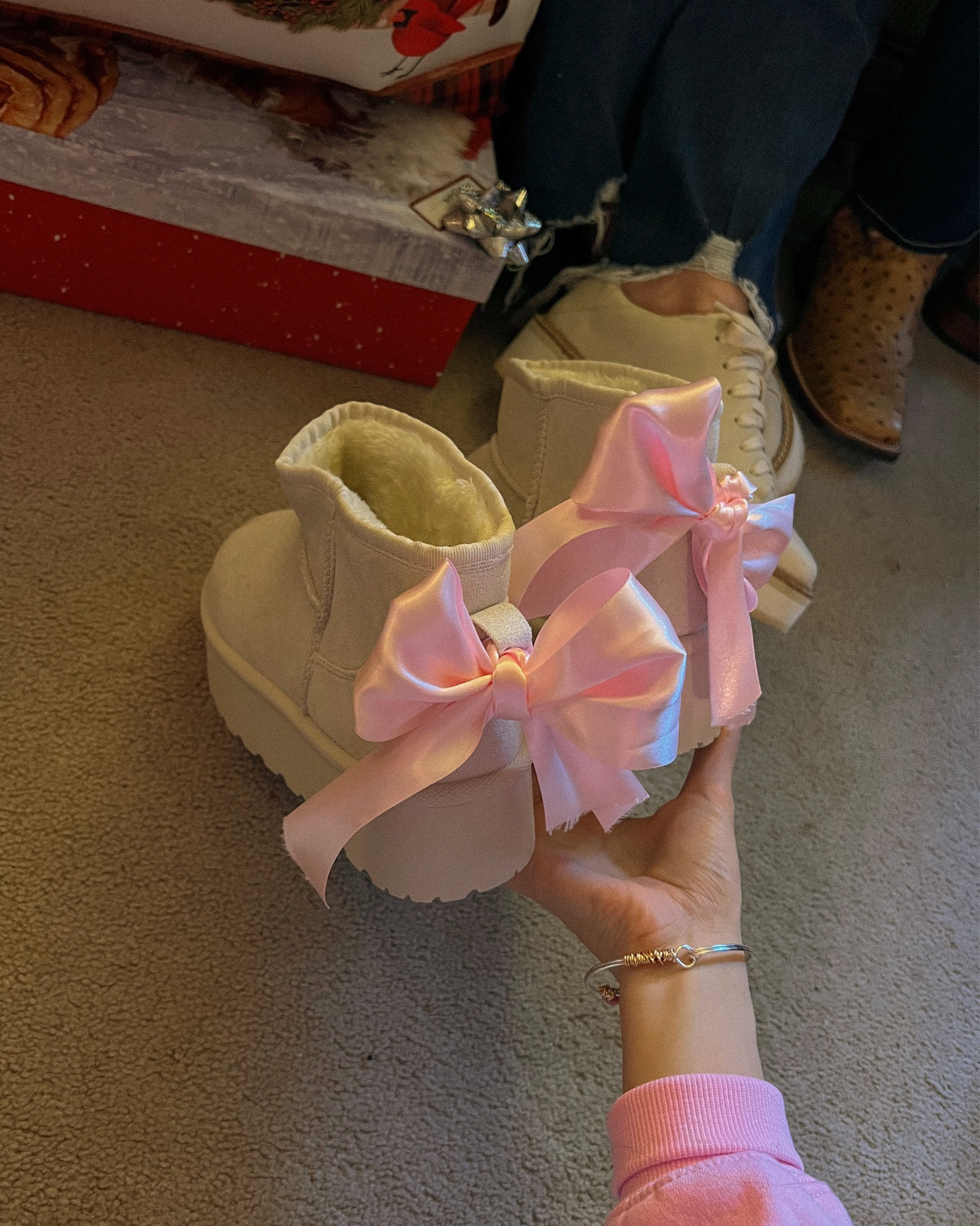 One of my favorite Christmas gifts!! So cute and comfy— the bows make them even better! 

Ugg boots, casual, stylish, pink bows, retro bows, satin bow, boots, winter

#LTKGiftGuide #LTKSeasonal #LTKshoecrush