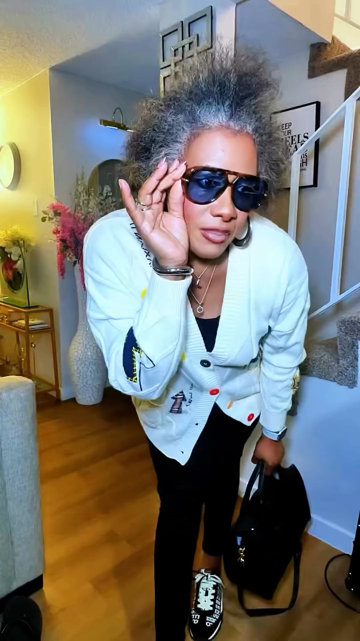 Fit Check | Dinner Date🤍🖤
 The weather is a little unpredictable so it’s a street wear occasion. 

This whole look is linked in my stories and LTK shop. 

#cableknitcardigan #levy #denim #marcjacobs #aviators #ootdinspo #fitcheck #outfit #creatorsearchinsights #cornerofmyhome #streetwear