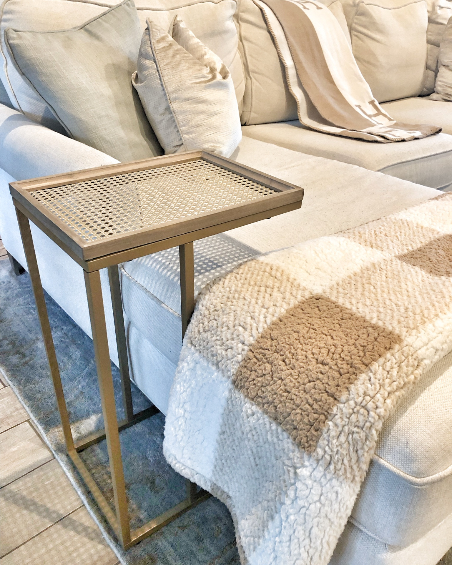 Bought this cutie from Home Depot and assembled it BY MYSELF last night! 

It must be easy if I didn’t need any assistance putting it together! I love how it tucks under the sofa and doesn’t take up a lot of room. 

The best part is it’s only $62 🤩🤩🤩 comment SHOP in the comments to have the link sent directly to your messages! 

#Wayfair #EndTable #LivingRoom #HomeDecor #MinimalFurniture #Minimalist #SalePost #BargainFinds

#LTKfindsunder100 #LTKhome #LTKsalealert