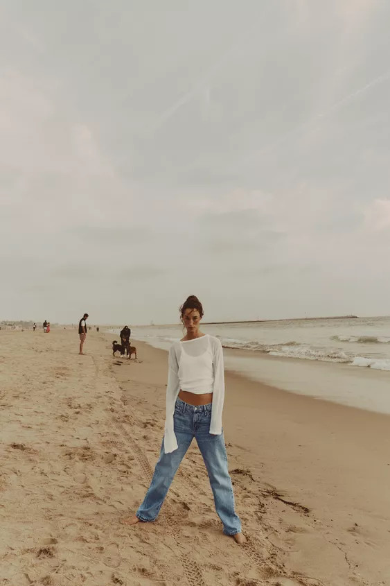 MID-WAIST - CROPPEDMid-waist jeans with five pockets. Straight, cropped leg. Front zip and button... | Zara FR