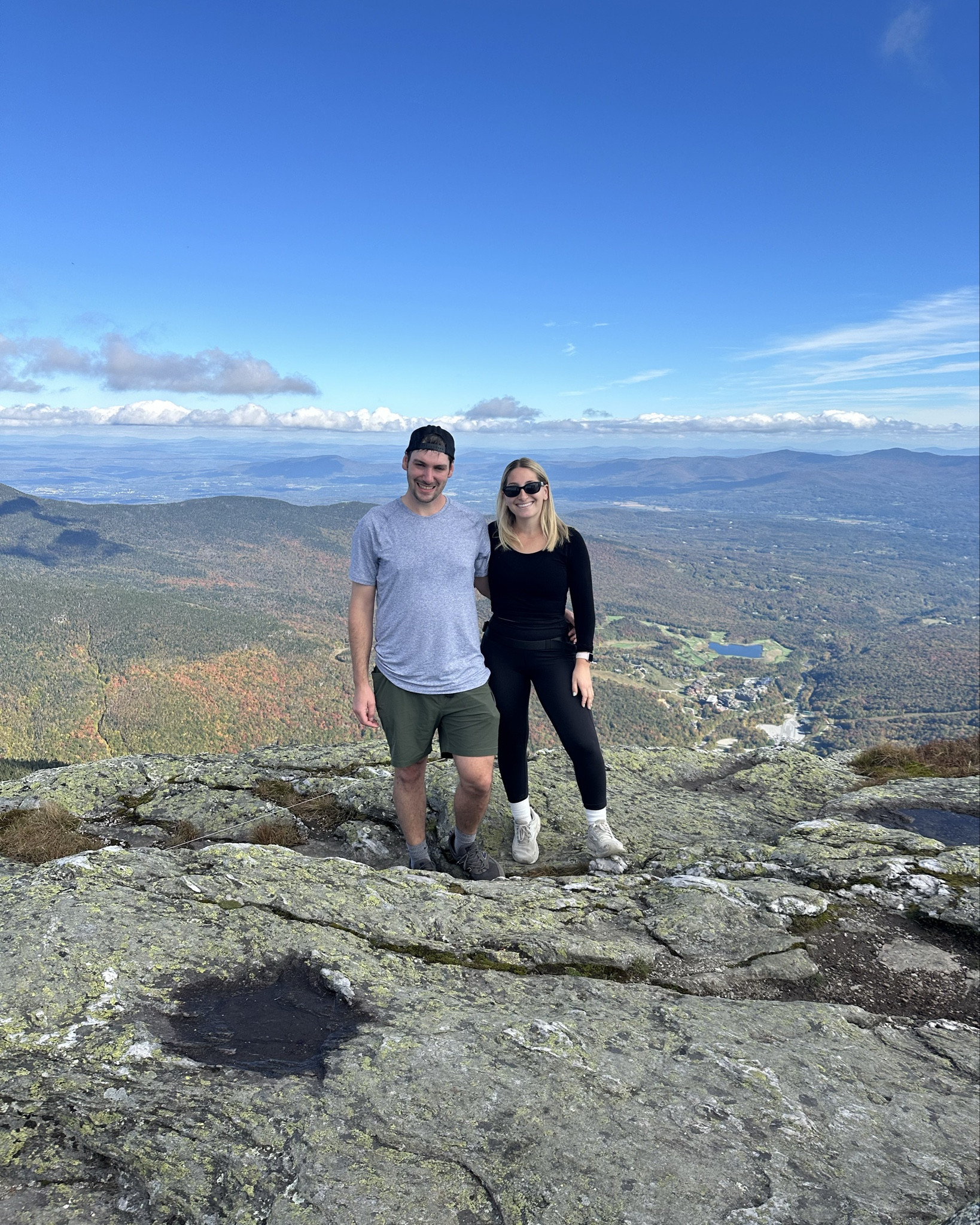 Feeling on top of the world after hiking in Stowe.. may have had a panic attack on the way up but made it! Look good while climbing by shopping my links!#FashionMonth

#LTKfitness #LTKcanada