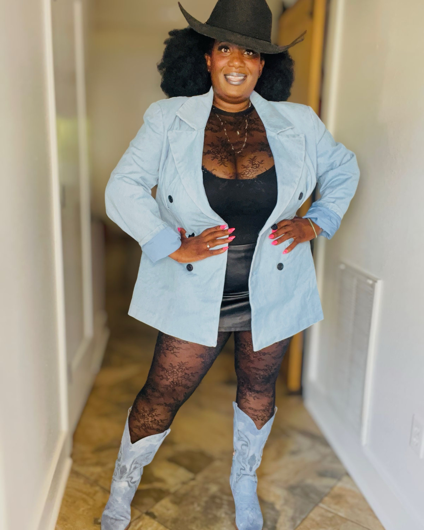 KBB Denim Blazer that never misses🩵🤏🏾 exclusively available @Target oh and you definitely need these blue denim boots🩵🩵🩵

I am wearing the XXL 

#LTKOver40 #LTKFestival #LTKPlusSize