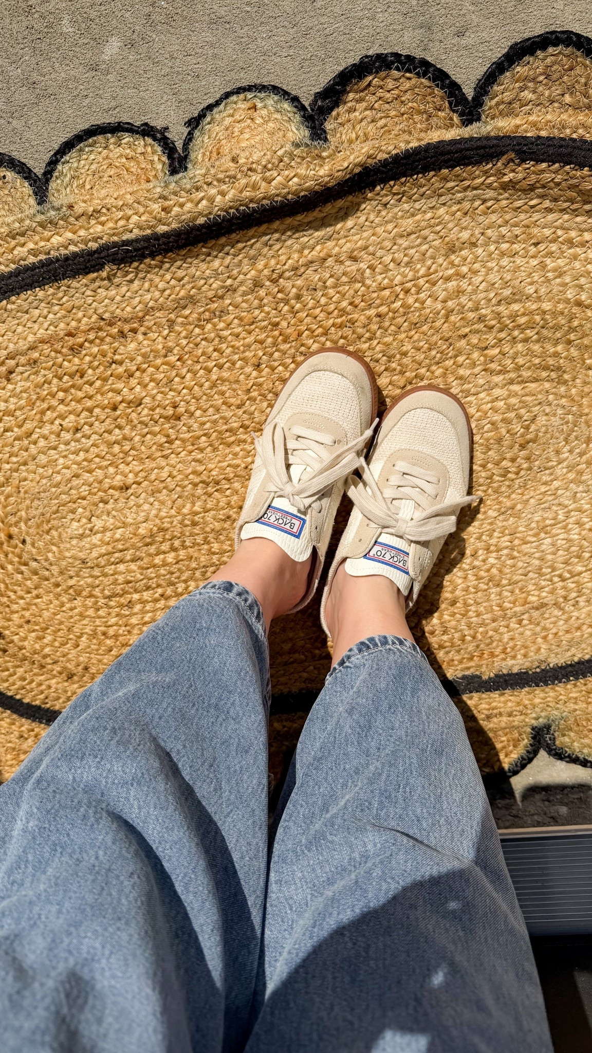 The perfect day for my lounge jeans and back 70s!!