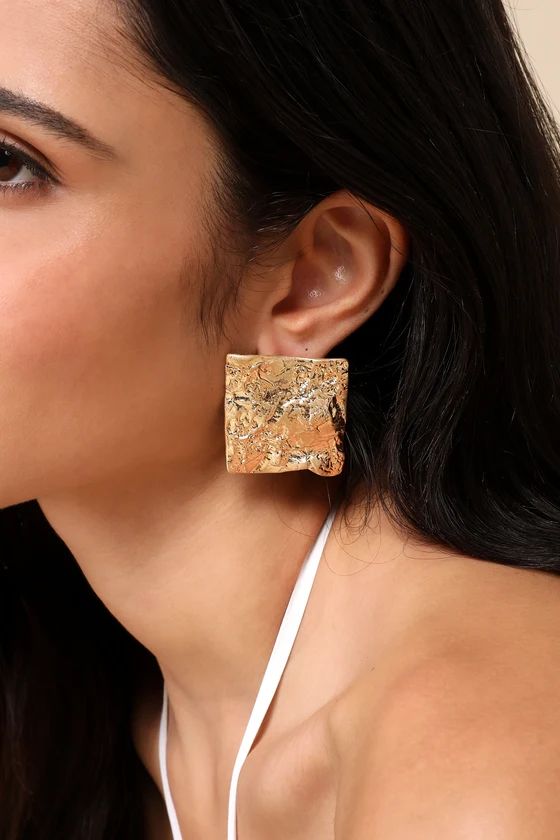 Iconic Declaration Gold Textured Square Statement Earrings | Lulus