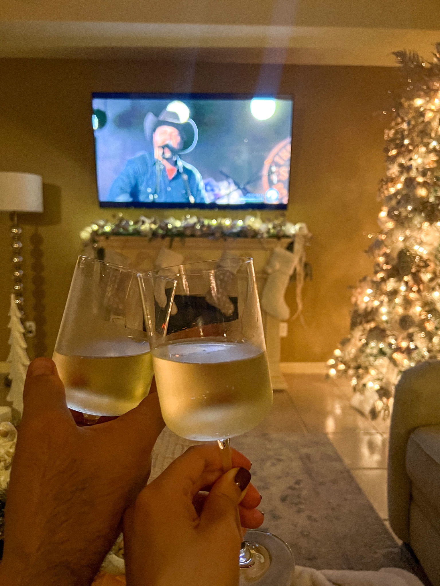 Wine glasses
Clear
Glass
Chic
Modern
Square
Gift idea
Holiday entertaining essentials 
Bar cart

#LTKunder50 #LTKGiftGuide #LTKhome