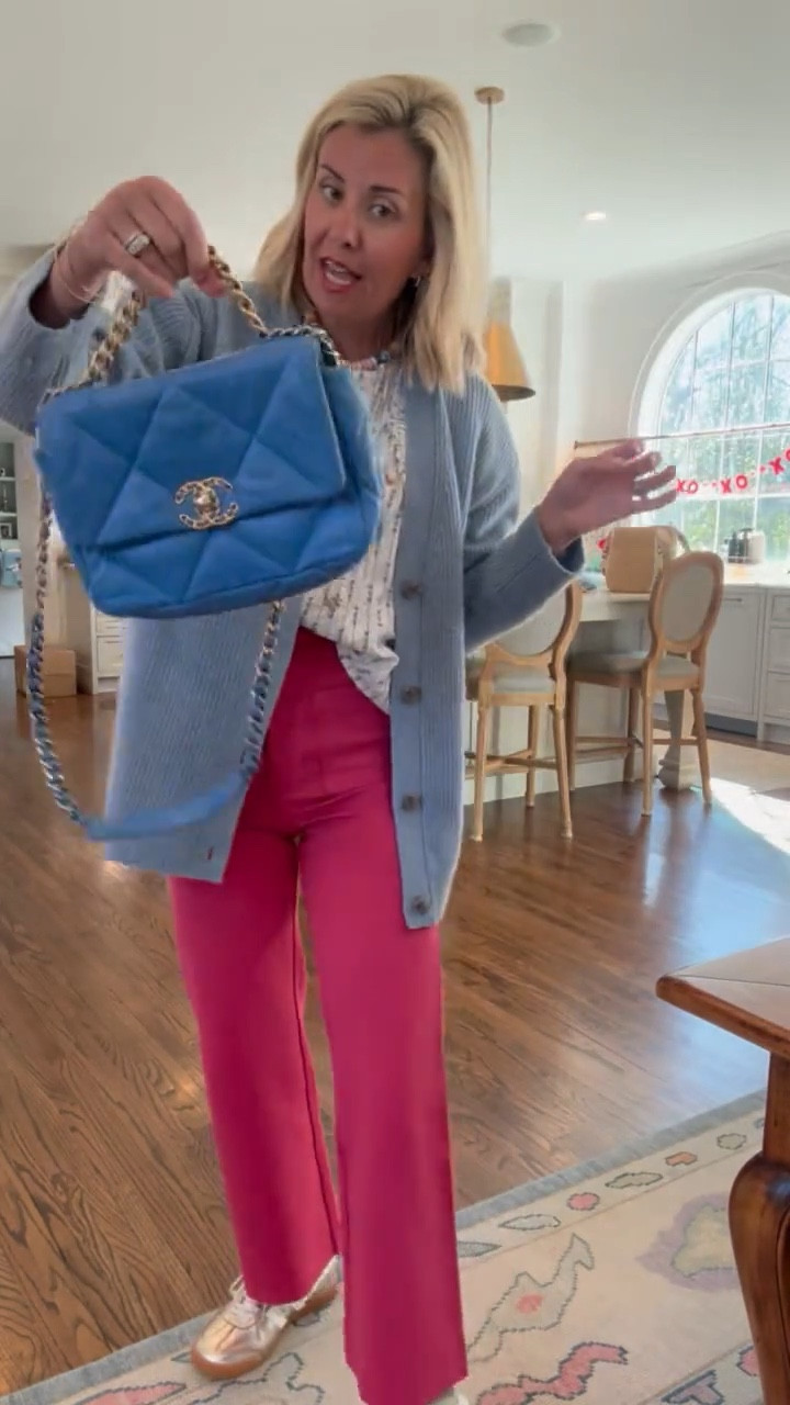 Super cute look..wear now, wear later. This cardigan is the perfect year round piece to have in your closet….literally wear this in the camel color or blue weekly. 
Top- xs 
White Jeans (cropped)- 25P ￼
Cardigan - xs
Flats- 7 (size 1 down)

#LTKdayinmylife #LTKmomlife #LTKootd