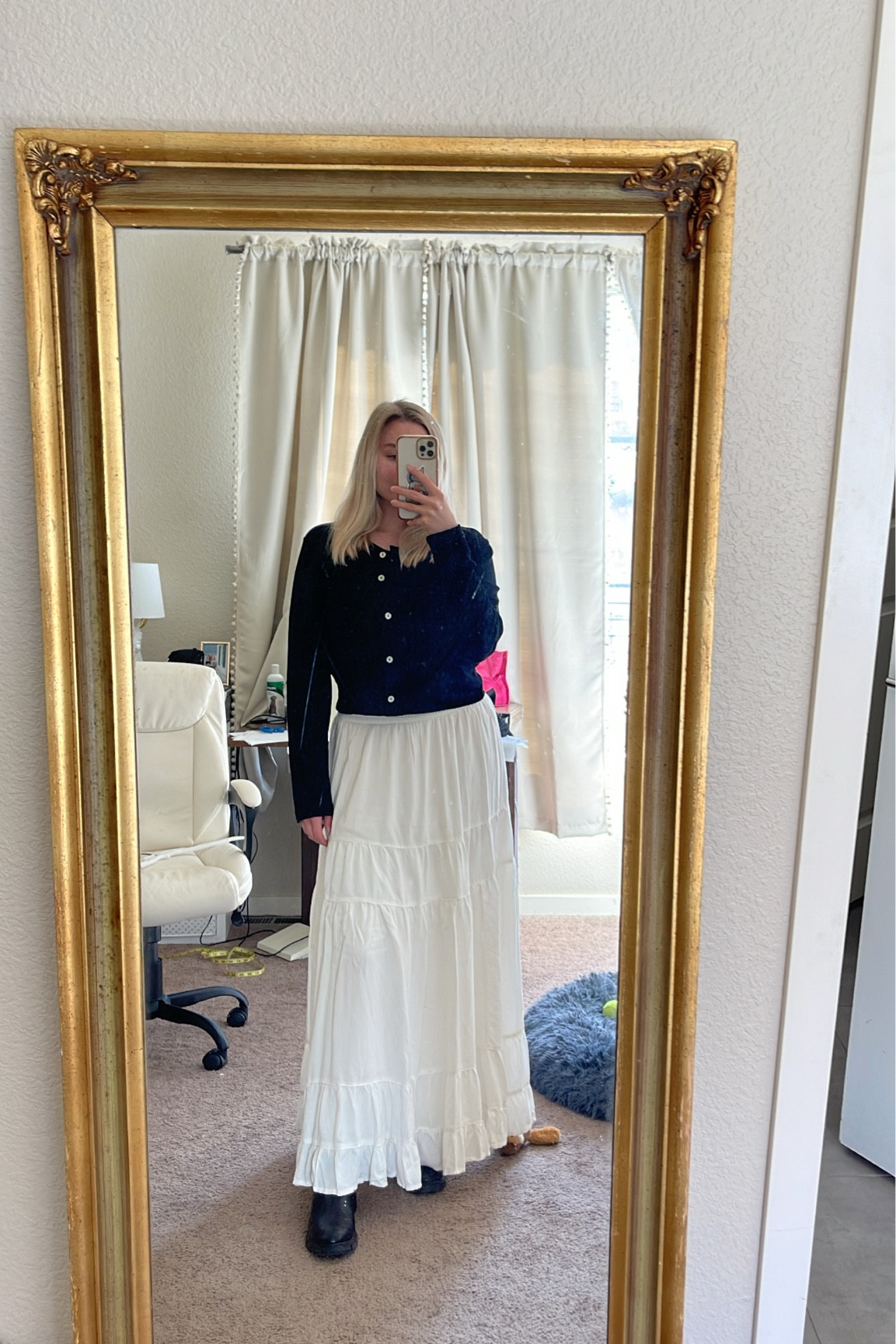 Denver is still transitioning to spring so I can’t break out my sandals just yet. Love my new skirt I got it two weeks ago and have already worn it 4x. Is definitely becoming a staple in my closet. 