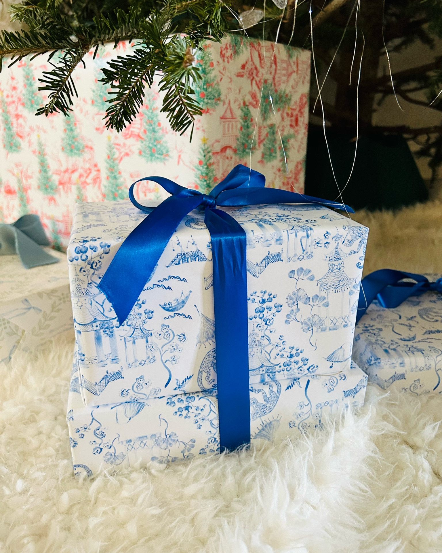 Blue and white Chinoiseire wrapping paper 

#LTKhome #LTKGiftGuide