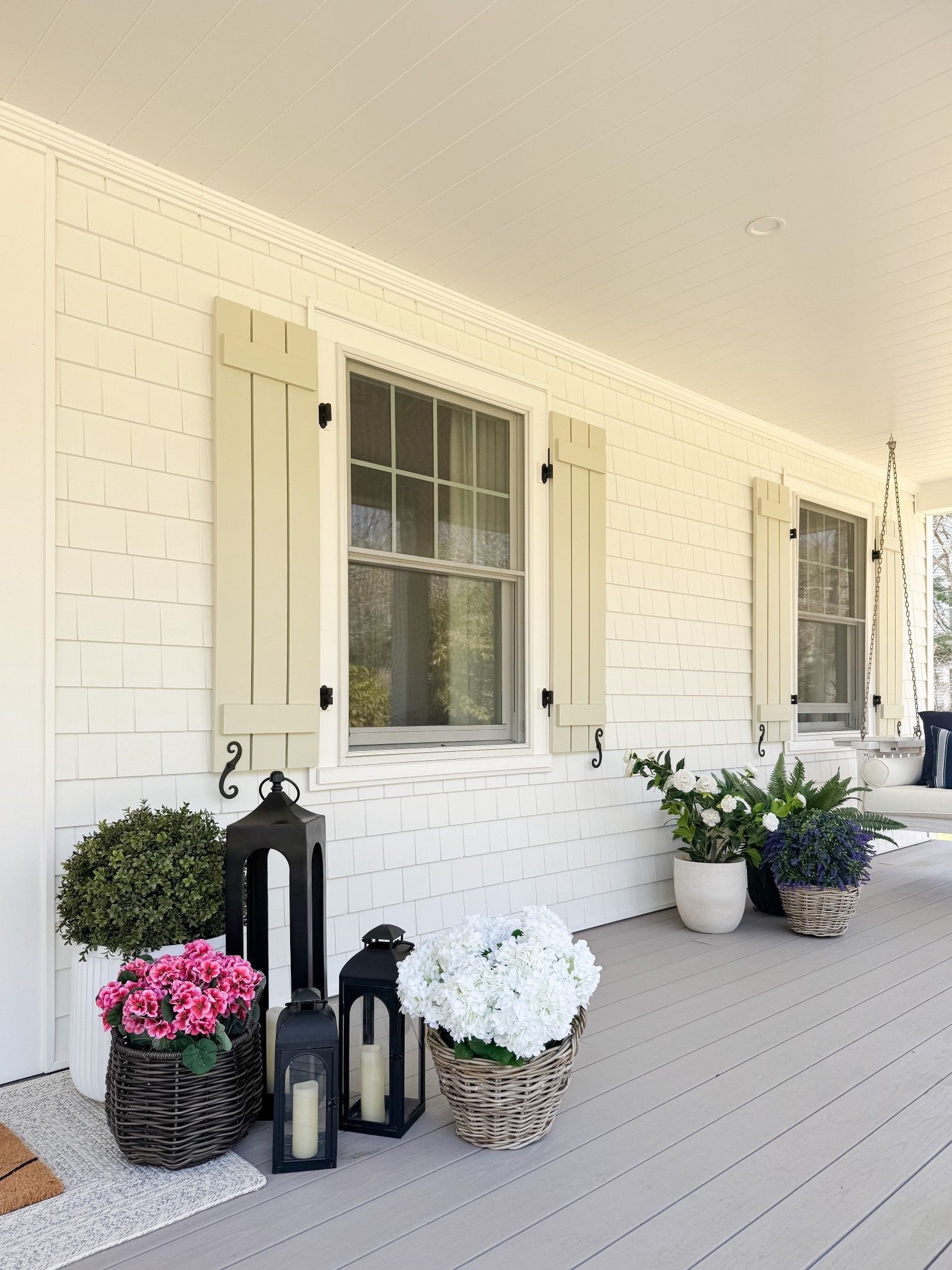 Spring Front Porch

Home  home decor  home favorites  spring front porch  spring home decor  seasonal decor  wreath  planters  area rug  coastal home

#LTKHome #LTKSeasonal