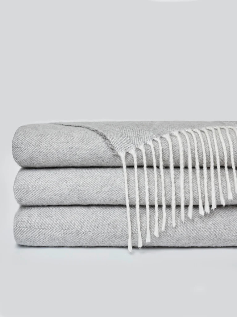 Bamboo Herringbone Tassel Throw | Cozy Earth