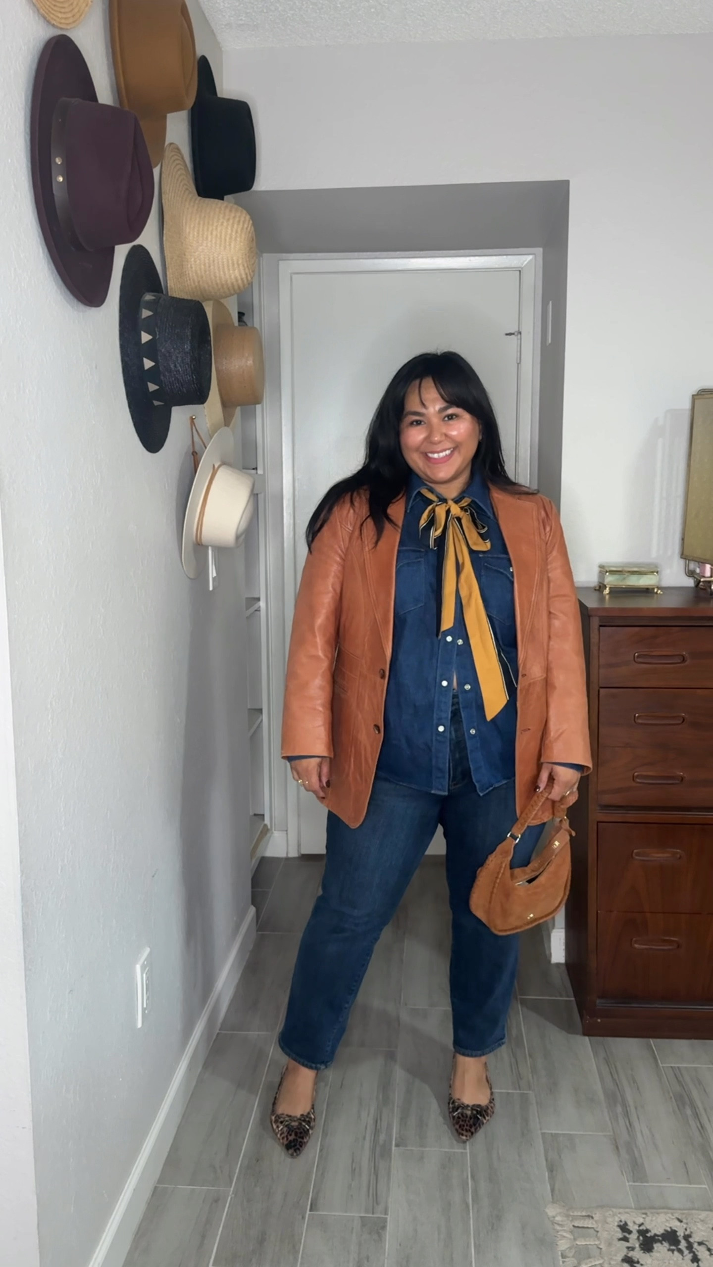 4 ways to wear denim on denim using the same top and jeans for all outfits 

#LTKPlusSize #LTKMidsize #LTKStyleTip