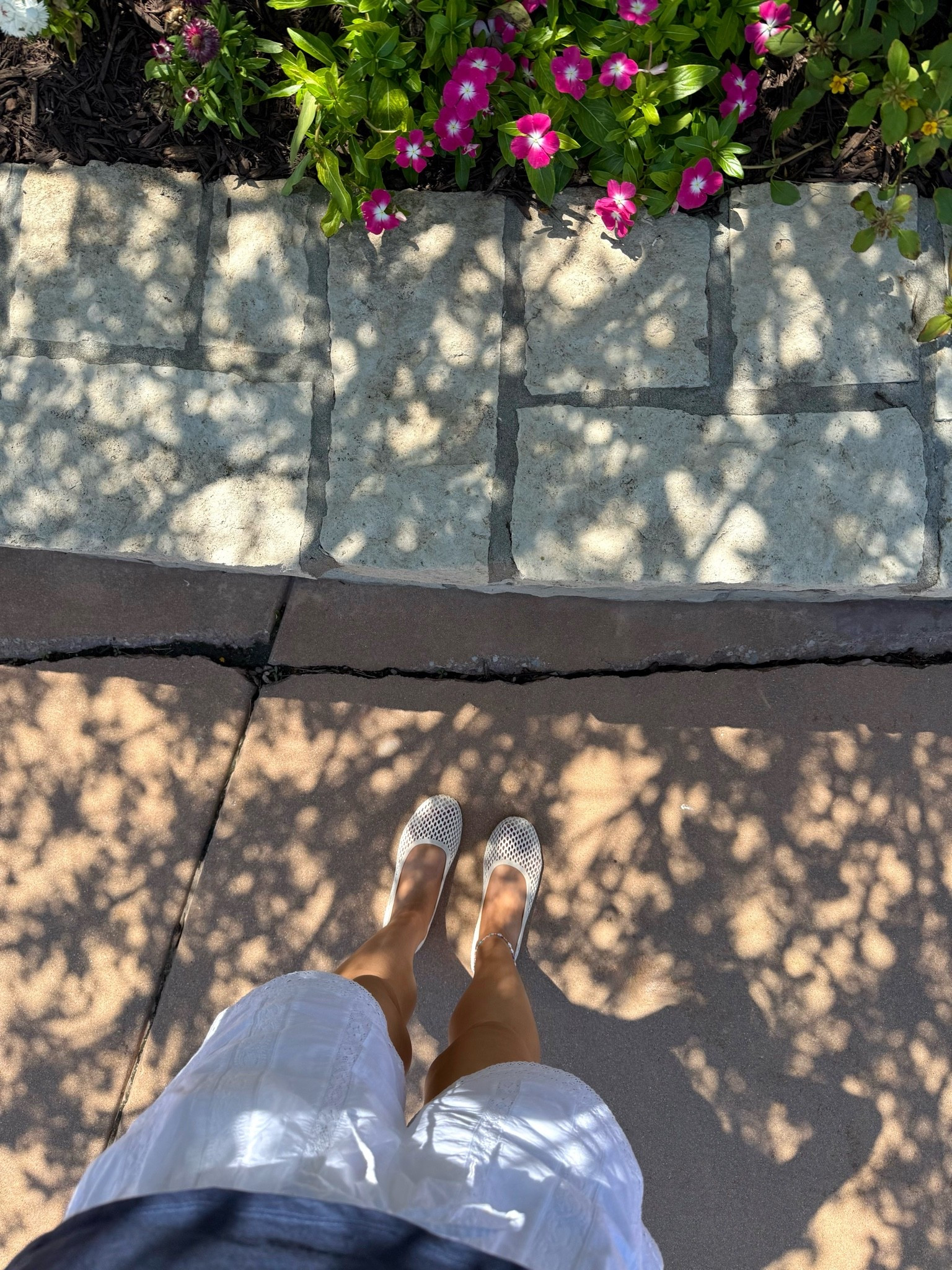 My Abercrombie woven ballet flats are tts!
Abercrombie white cotton pull on shorts in size S

#LTKdayinmylife #LTKootd