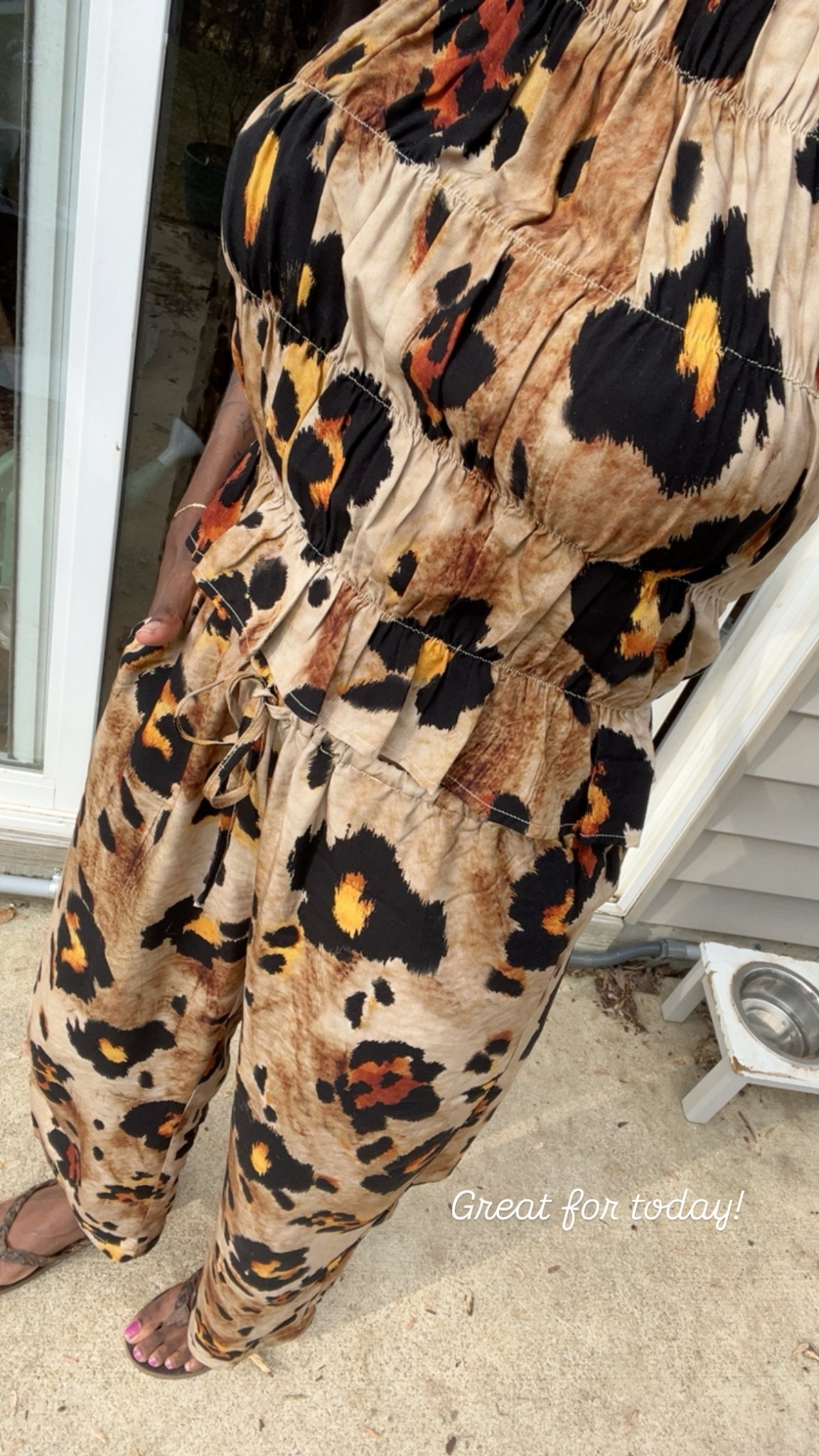 I’m definitely packing this fort next vacay. I was little unsure/still am about the top, but I got a of compliments and it’s halter design is always appealing ✨