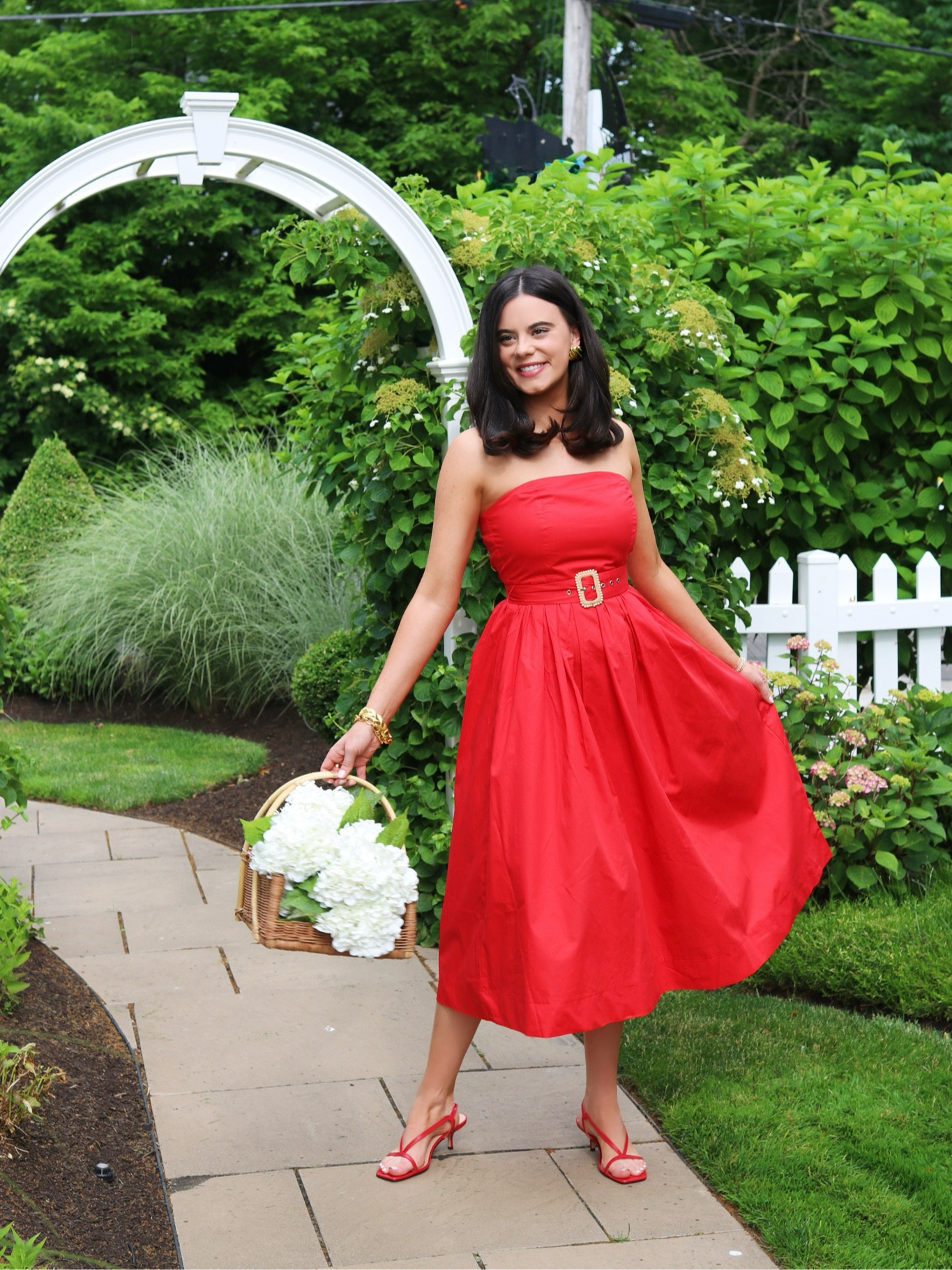 Happy first day of summer! 🍒☀️🍉Wearing this stunning red dress from Avara! I paired it with a red heel from J.Crew! 
