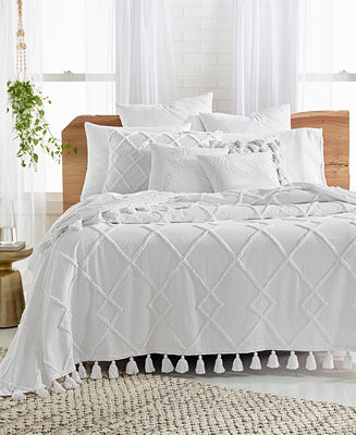 Lucky Brand Diamond Tufted Bed Cover, Created for Macy's & Reviews - Quilts & Bedspreads - Bed & ... | Macys (US)