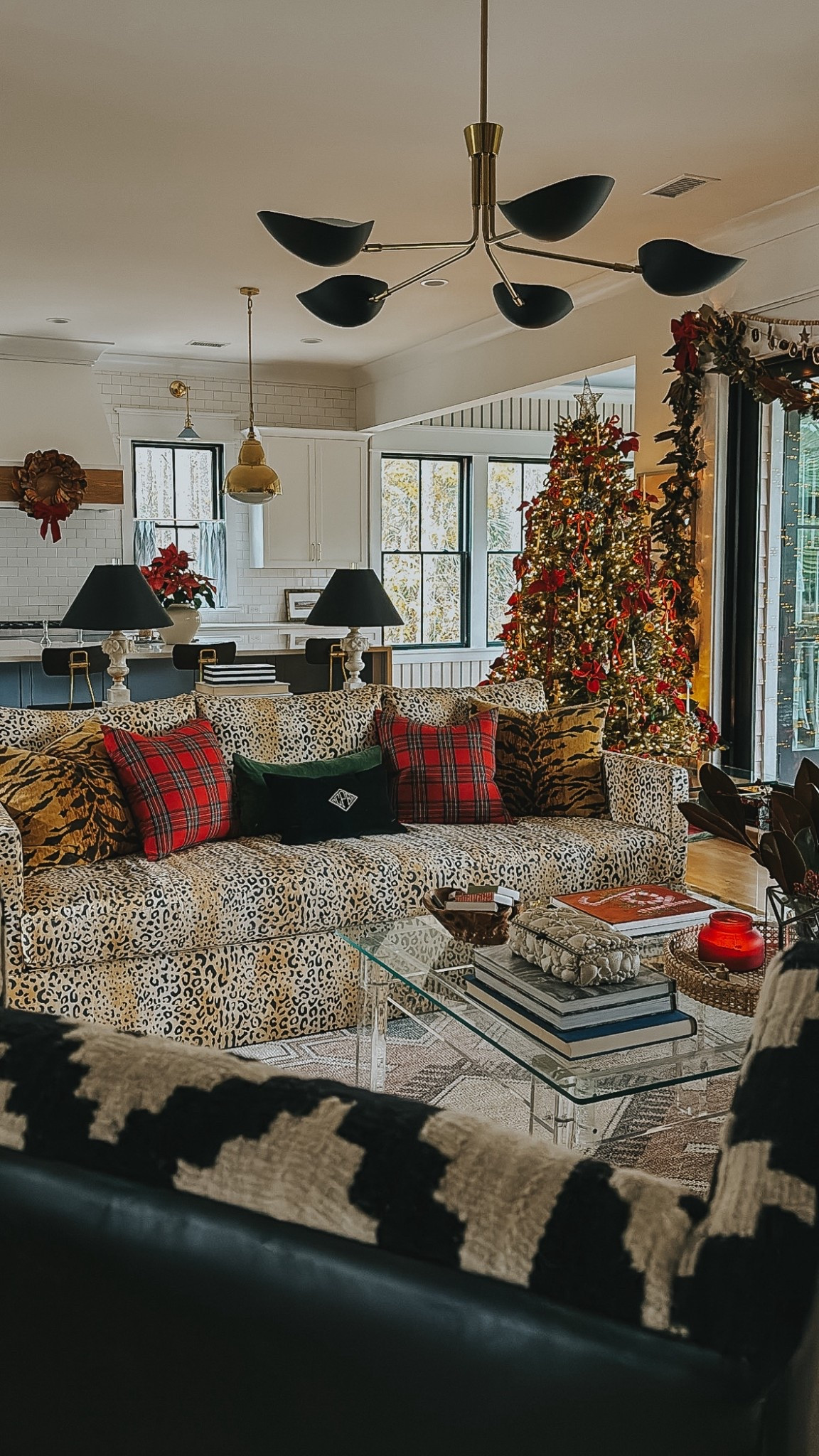 Soaking in the magic ♥️🌲✨

#LTKHome #LTKHoliday