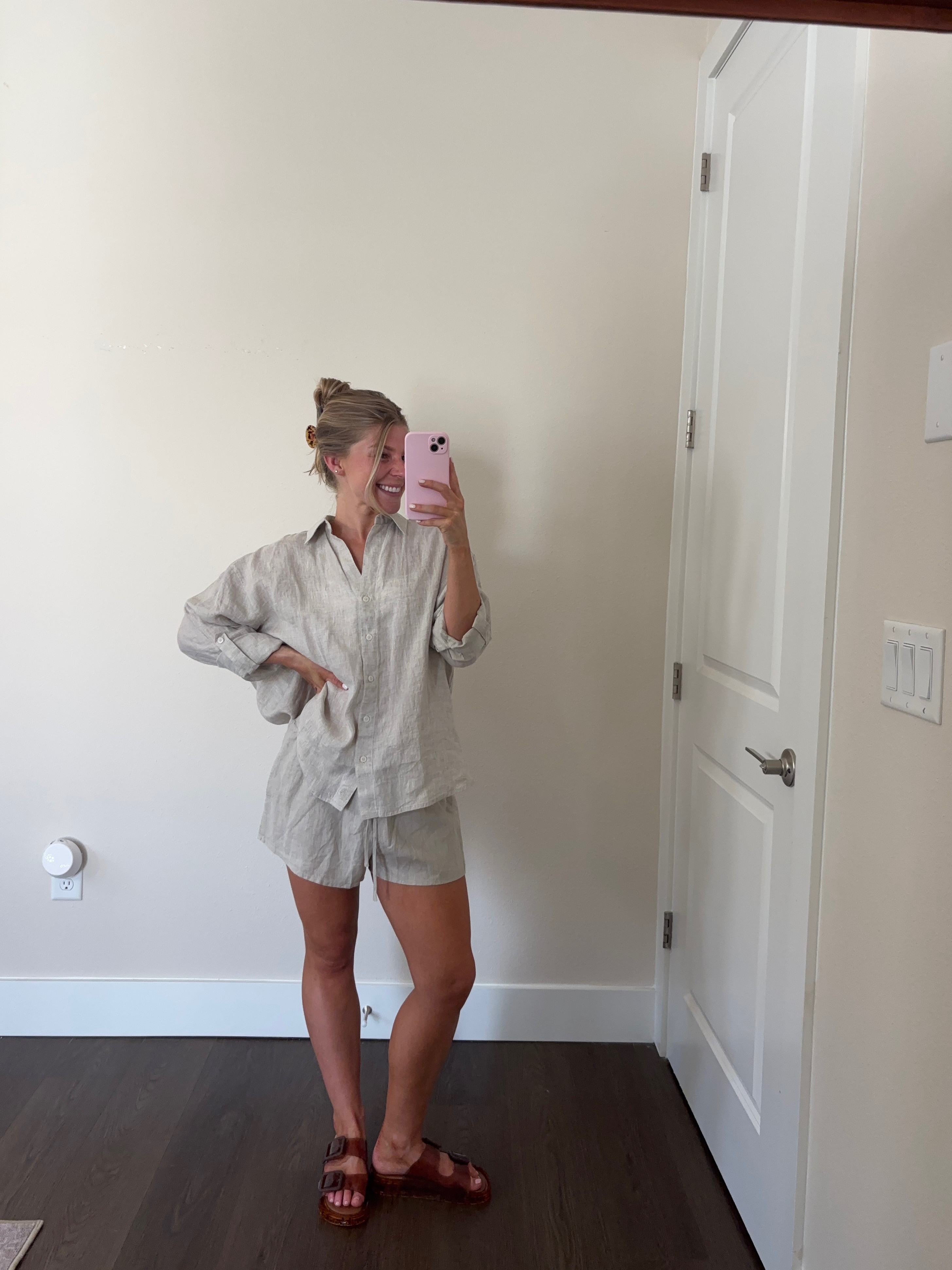 Obsessed with this Aritzia set! This exact colorway is sold out, but linking similar!🤍 

 #LTKgrwm #LTKootd