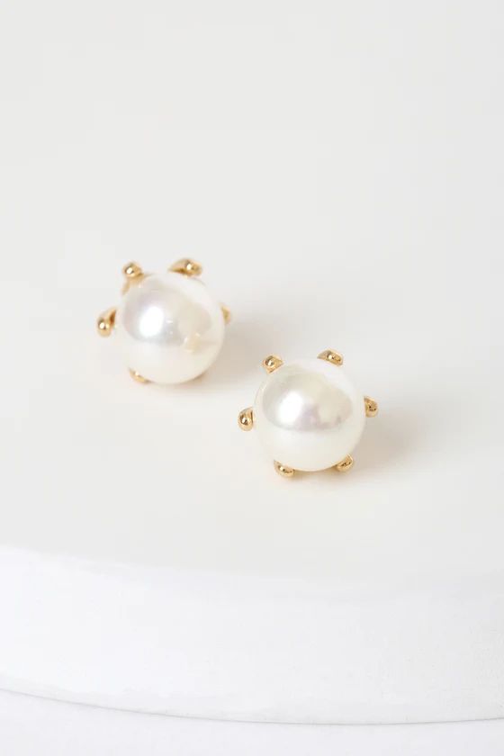 So Divine 14KT Gold Pearl Stud Earrings | Lulus (US)
