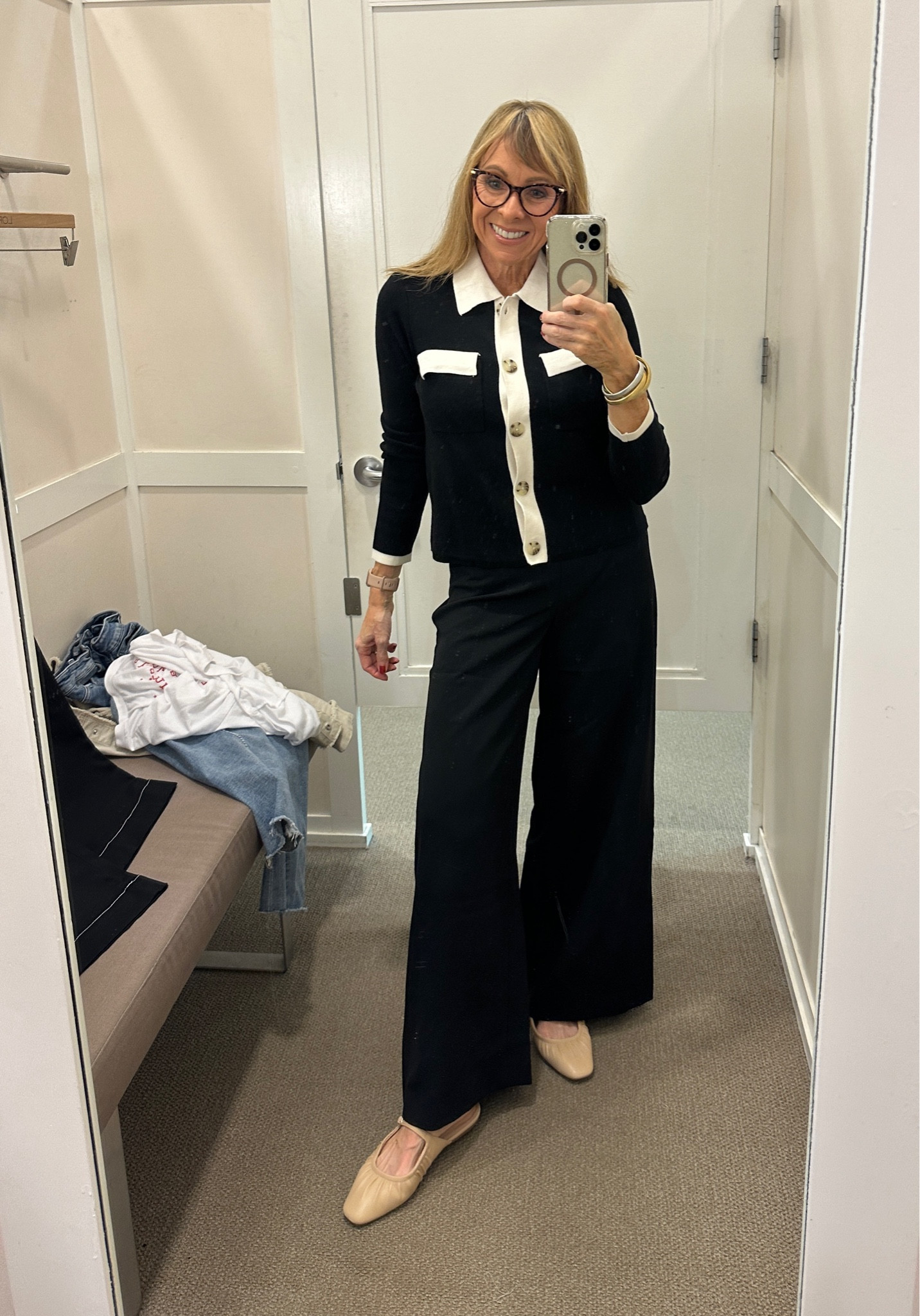These wide leg pants are the best! Fitted at the waist and no pleats so they are slimming. They run TTS
Wearing an XS in the cardigan and a 0in the pants


#LTKSaleAlert #LTKFindsUnder50 #LTKStyleTip