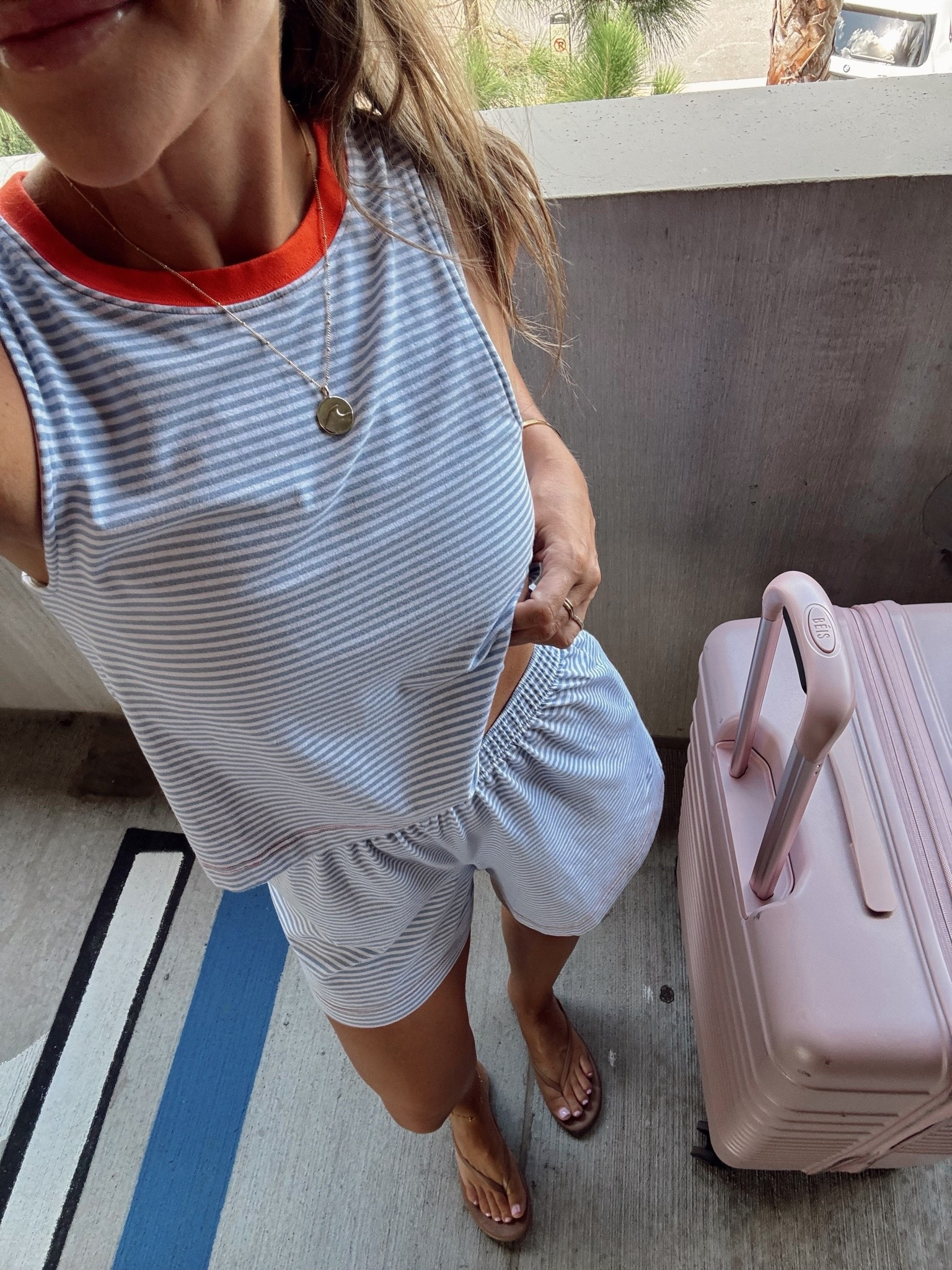 So in love w this set!!! Size XS. It’s soooo soft. Technically pjs but I wore it out :)