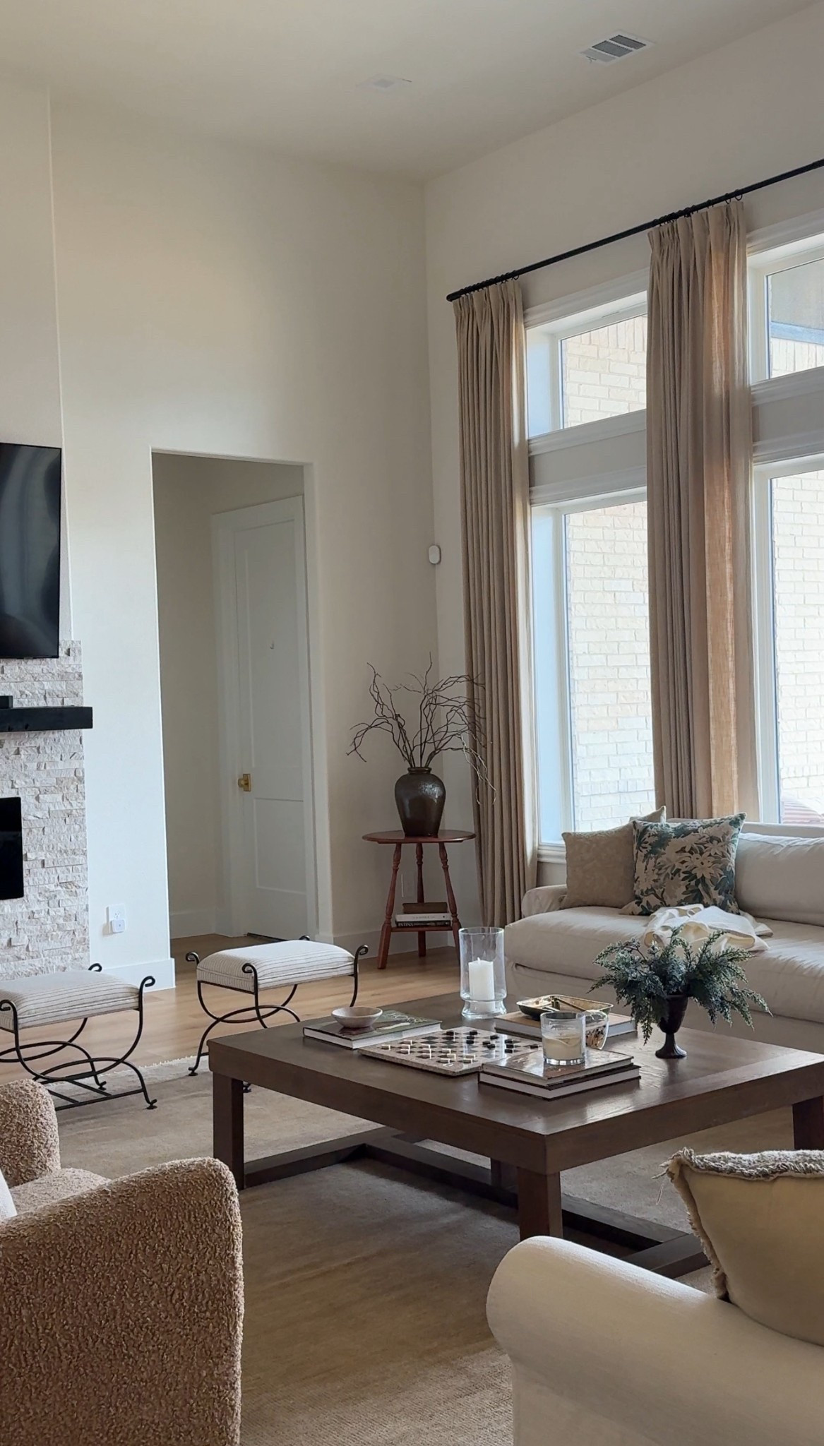 Neutral spring living room 

spring living room, spring finds, neutral living room, european inspired living room 

#LTKHome