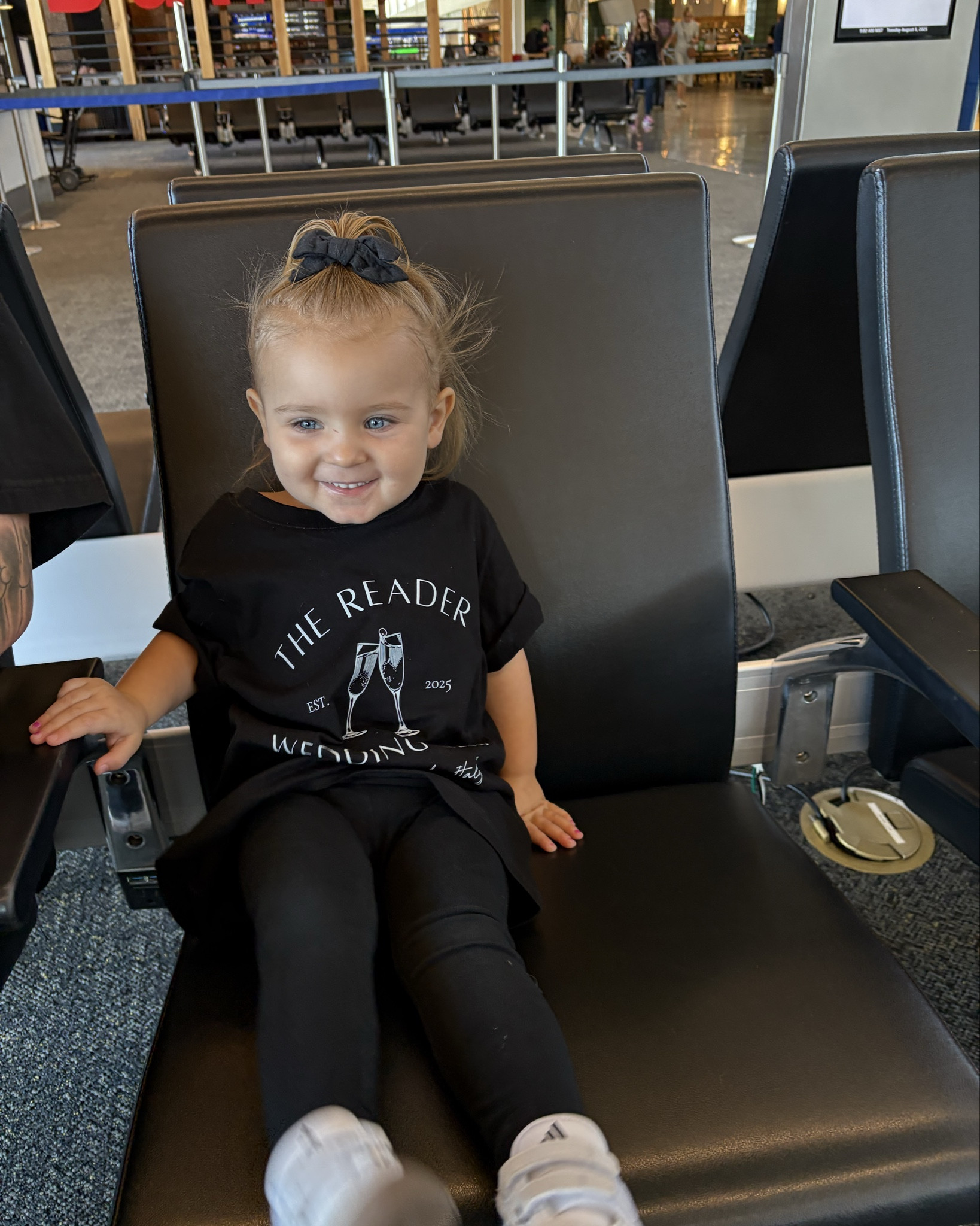 AVERY’S first ✈️ (& it was international!!!) everything that we used and brought to entertain and make life easier!!!